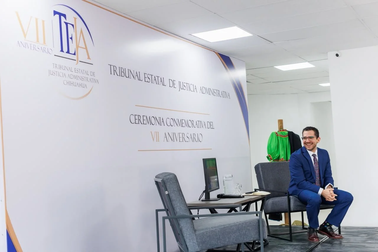 Darío Ángeles en la ceremonia del VII aniversario del Tribunal Estatal de Justicia Administrativa de Chihuahua