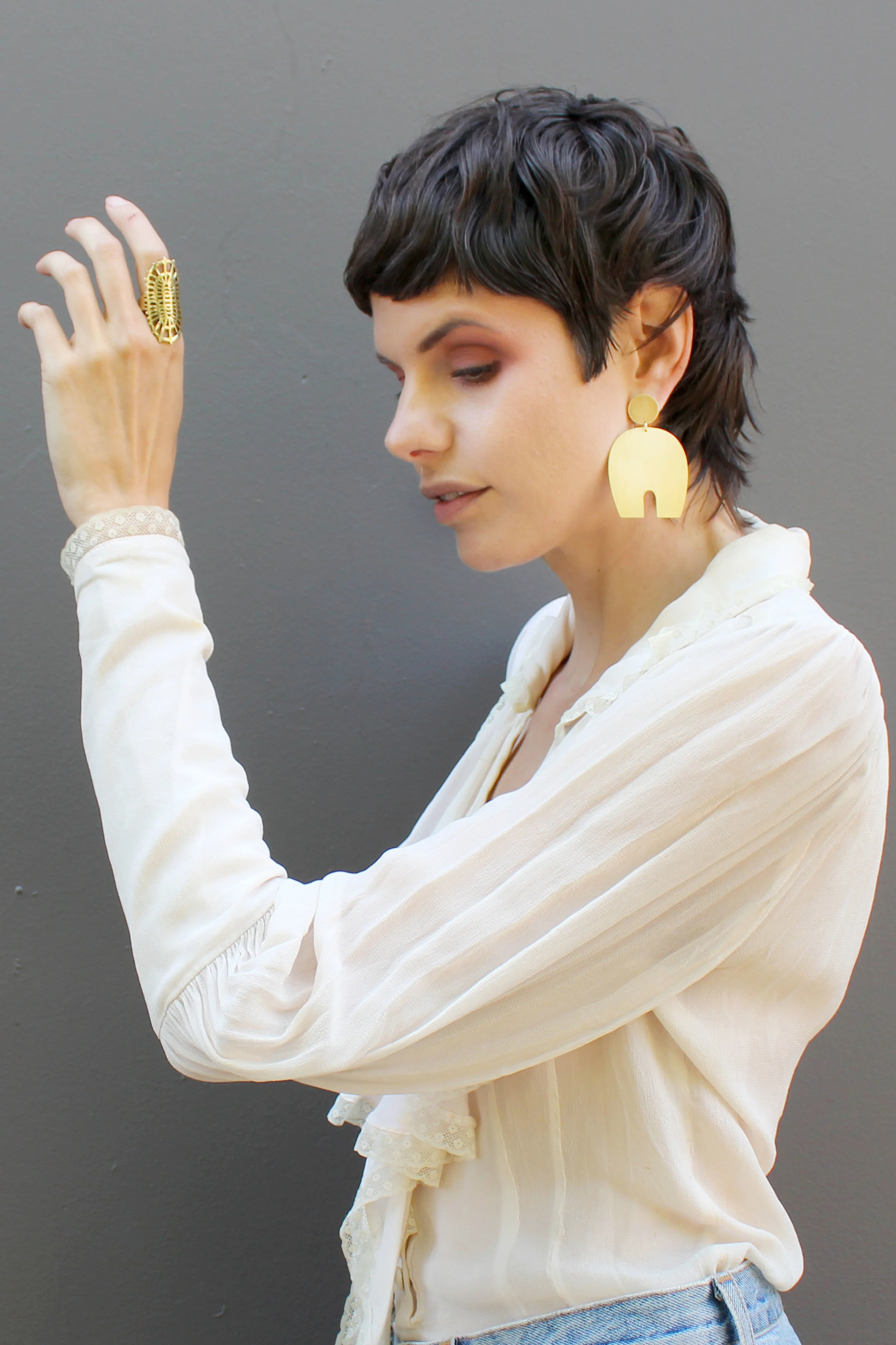 thesaltempire_solsticeearring_model.jpg