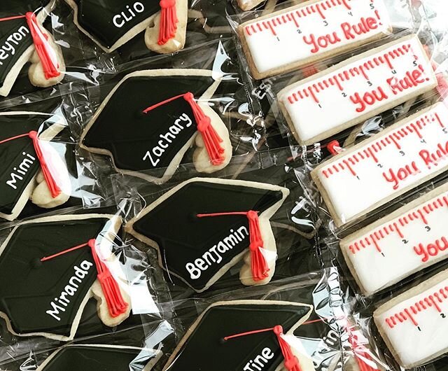 Congratulations to all of our 2020 8th grade graduates 🎓 🎉 We are wishing you and your families all the best and hoping this sweet treat will help in your graduation celebrations #congratsgrad #2020 #yourule #levelup #highschool cookies by @tododul