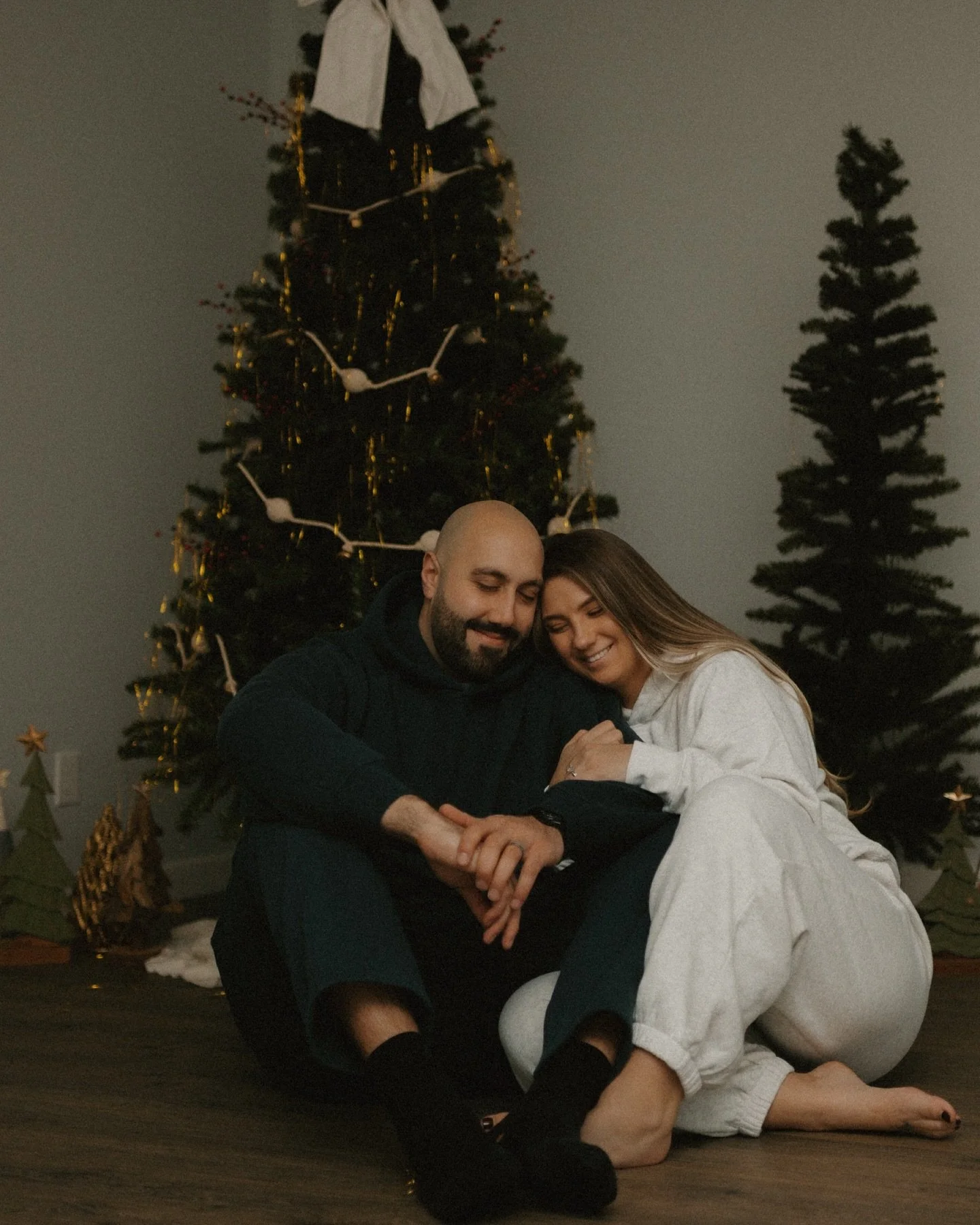 First Christmas in a new home. 🎄🏠