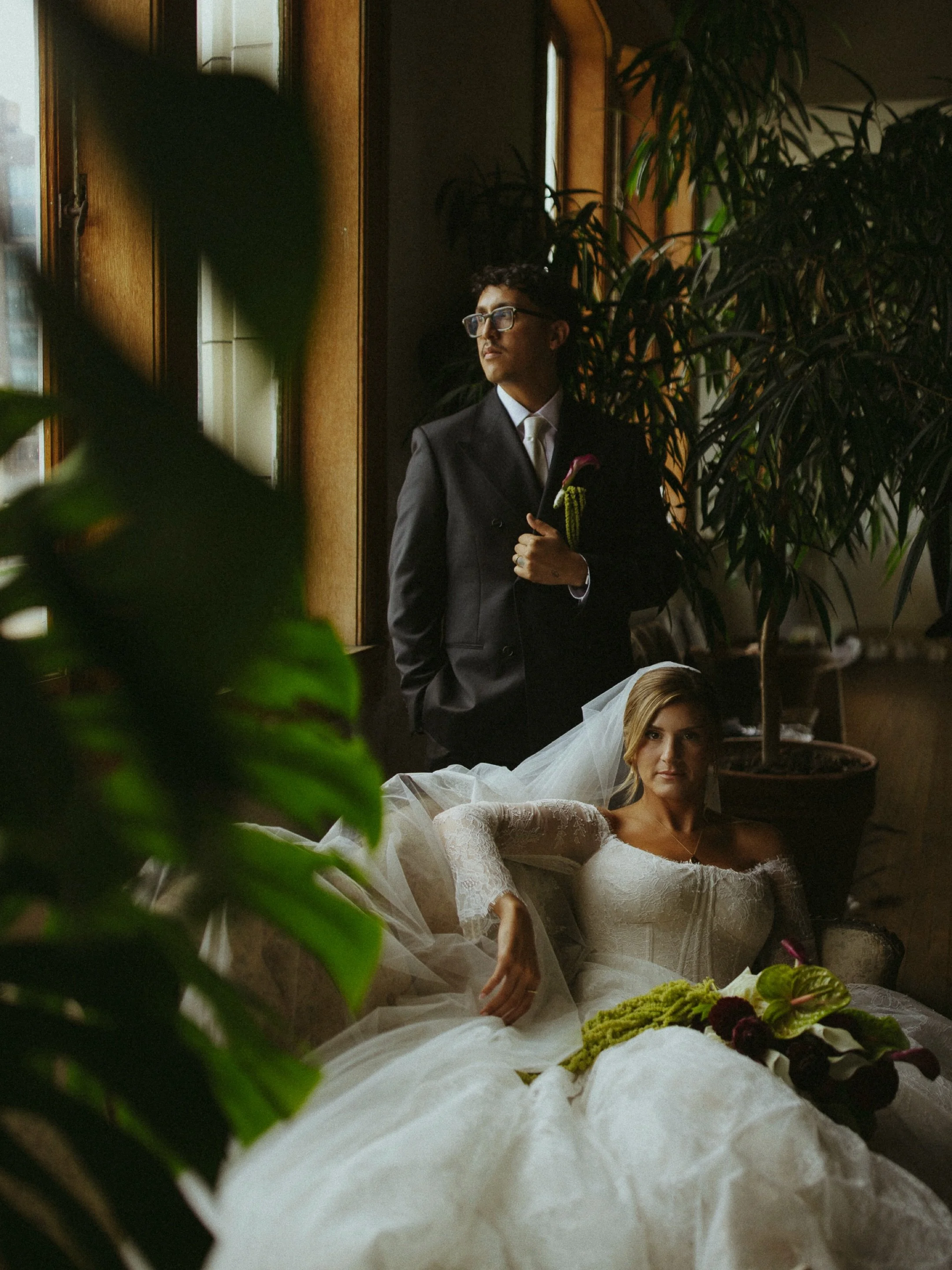 Party at @thejamhandy. 
-
-
Videography: @athornsfilms 
Venue: @thejamhandy 
DJ: @botellobeats 
Florals: @sultesfloraldesign_ 
Hair/MUA: @pop.coh @beautybyleagiselle 
Planner: @thebestdaydetails 
Linens: @detroitchiavari 
Strings: @midtownstrings 
Ph