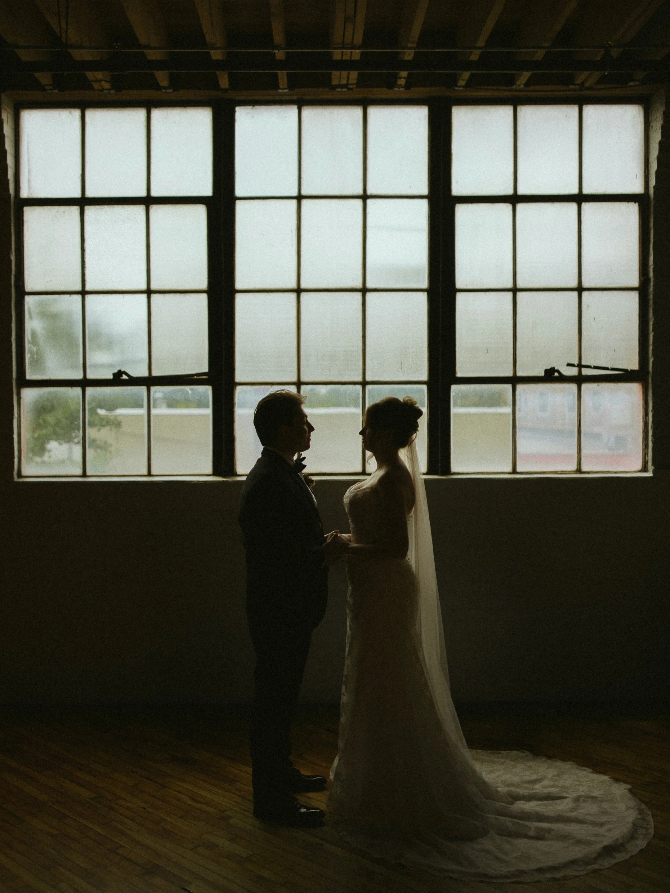 Moody portraits and vibrant florals. 🤌🏼✨
-
-
Venue: @thecheneyplace 
Florals: @mittenfloral 
Second Photographer: @alexavphoto 
Hair + MU: @alderhairco 
DJ: @prestige_weddings_events 
Cake: @violet.flour.bakes 
Catering: @kjcateringco 
-
-
#michiga