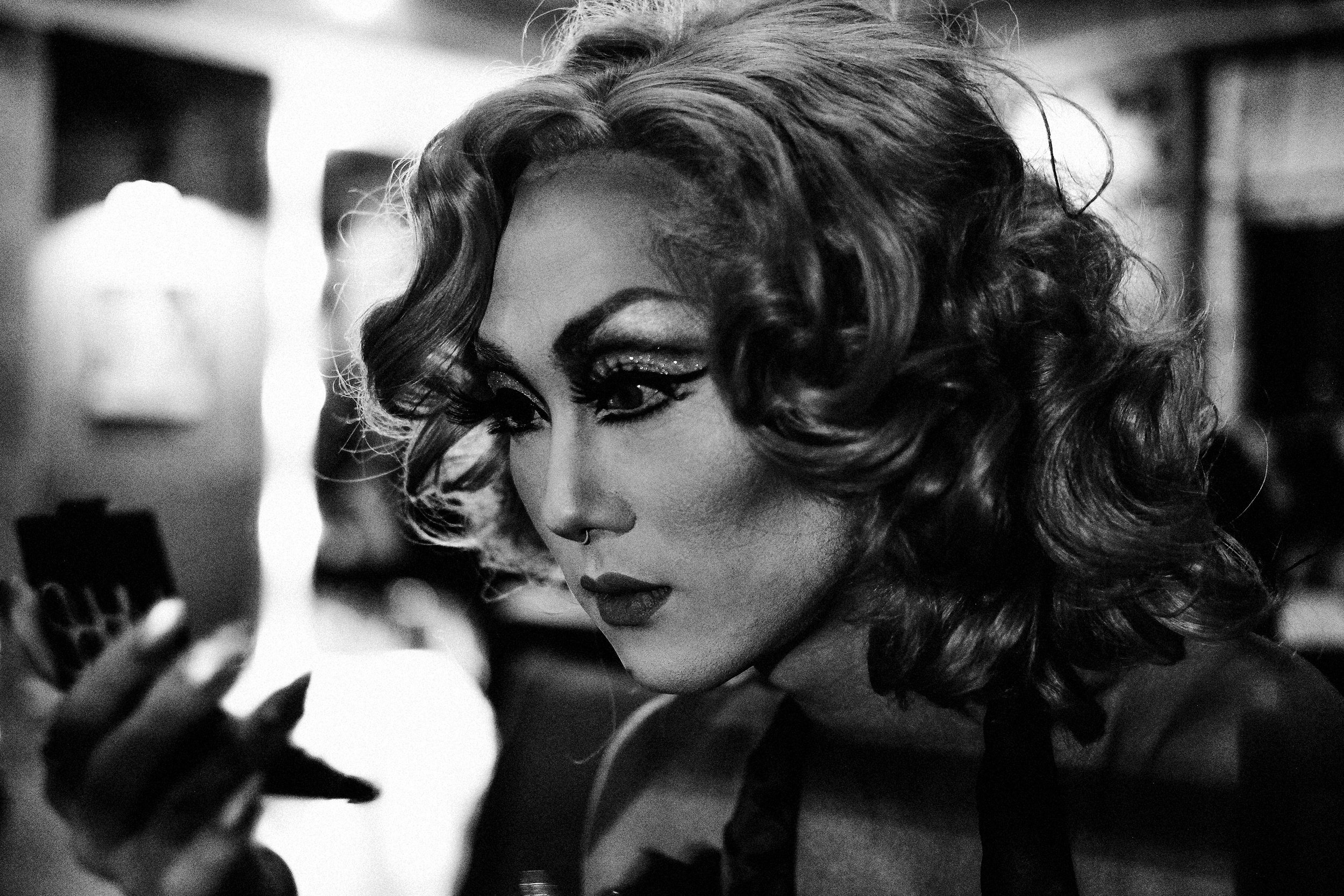 mirror-bw-link.jpg