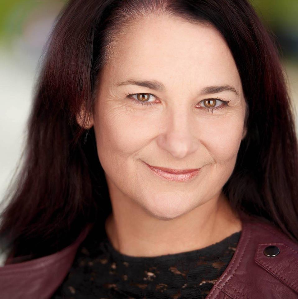 angela perry profile pic.jpg