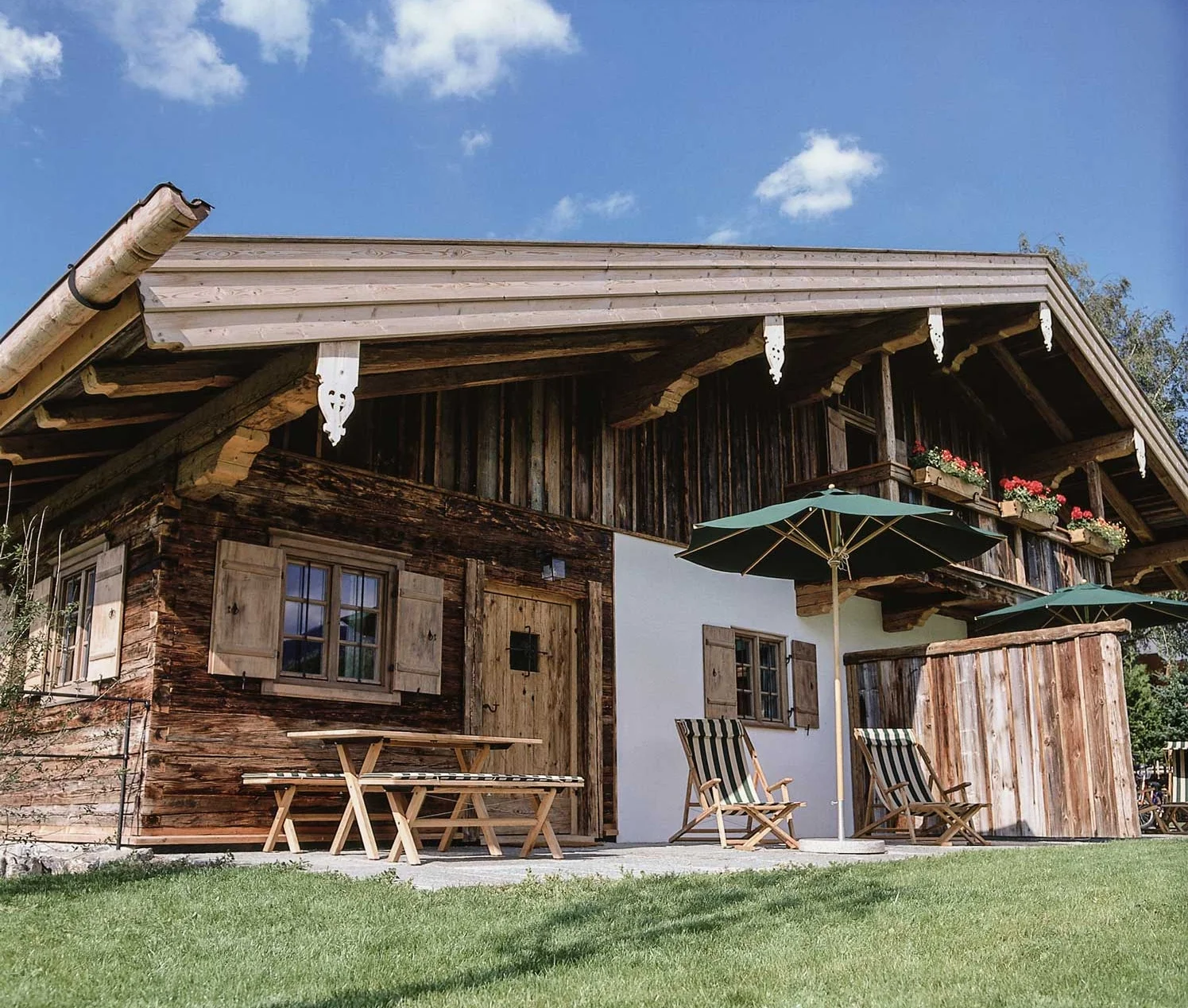 zimmerei-stoib-holzbau-holzhaus-egerner-hoefe-alm-blockbau-altholz-innenausbau-tegernsee-rottach-egern-09.jpg