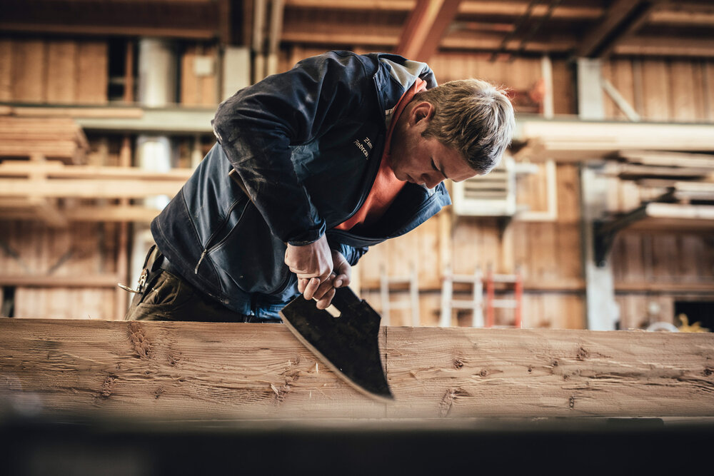 zimmerei-stoib-holzbau-holzhaus-handwerk-altholz.jpg