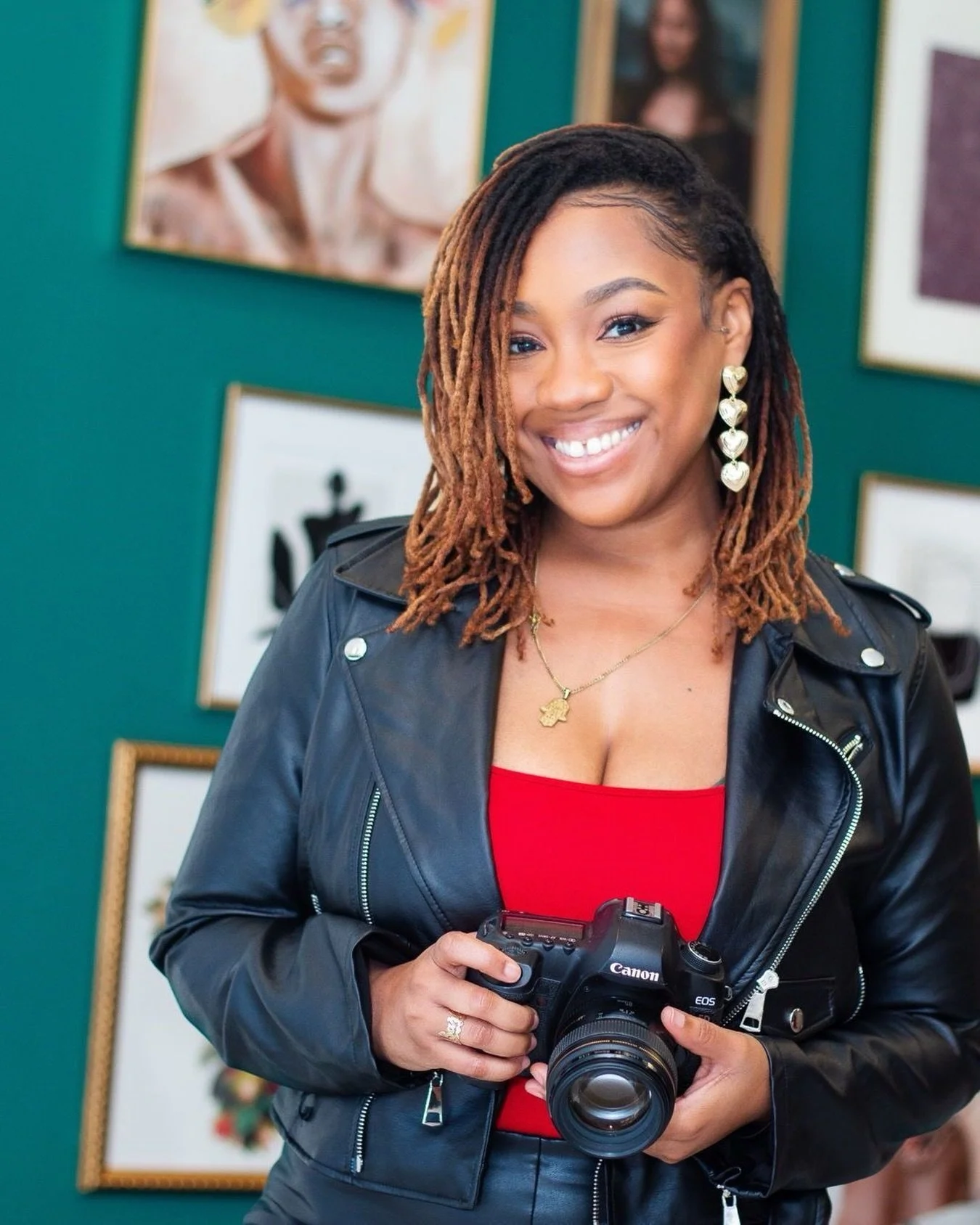 You&rsquo;re not starting over-you&rsquo;re solidifying your brand..

For those who are new here: I&rsquo;m a branding photographer for women in business, especially women of color, who are building brands they&rsquo;re proud of and ready to be seen 