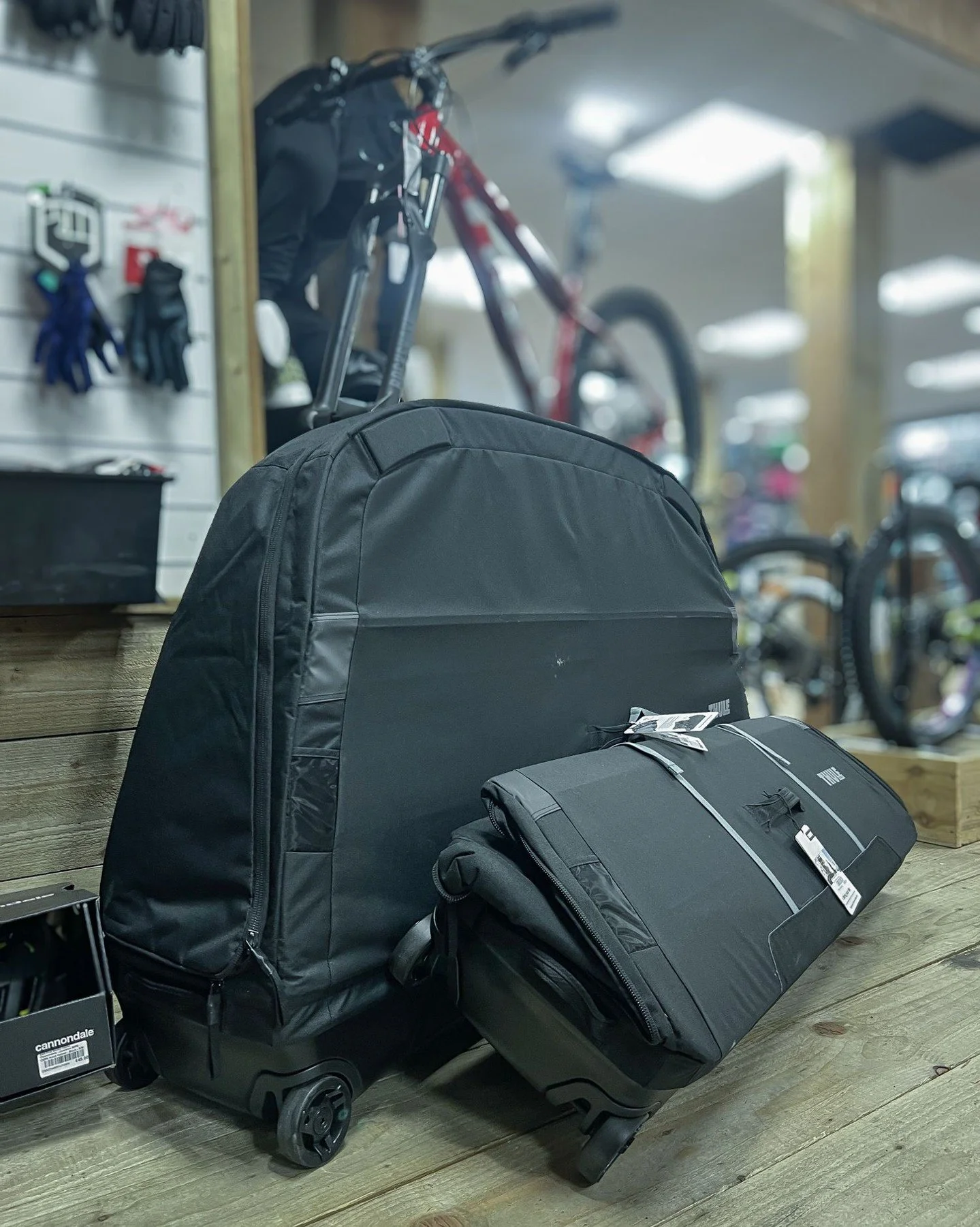 Most bike damage doesn&rsquo;t happen on the trail.

It happens in transit.
Airports.
Car boots.
Poor packing.

If you&rsquo;re travelling with your bike, this matters.

We&rsquo;ve brought in Thule RoundTrip bike bags &mdash; road and MTB.

Hire fro