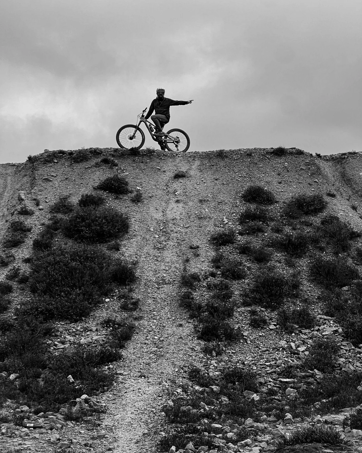 Trail bikes don&rsquo;t make Cornwall easy.

They make it manageable.

More control through roots. More grip on loose descents. Less fighting the bike.

Fuel EX. Kona Process. Built for where you actually ride.

#trailbike #mtbcornwall #mountainbikeu