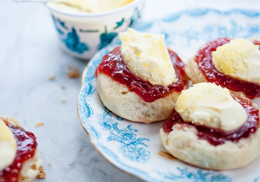 creamtea-etiqutte-slide1.jpg.webp