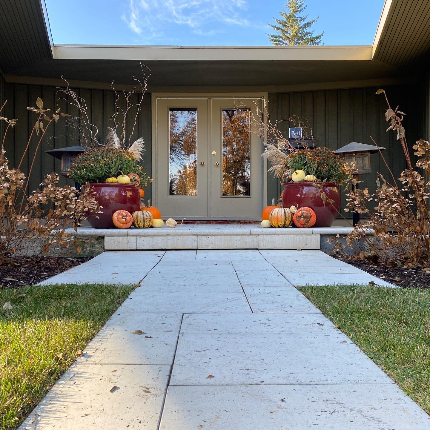 So long fall. It was a good one. 🍂  We didn&rsquo;t install it or create the display&hellip; but it&rsquo;s a property we carefully maintain. #autumn #winnipeg #fall #autumnvibes #pumpkin