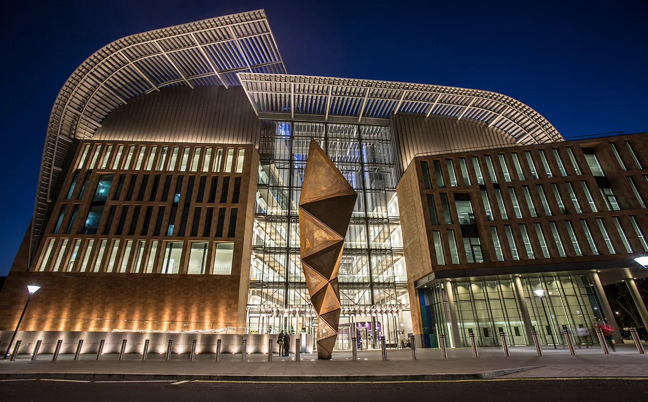 PJC-Light-Studio-Paradigm-King-Cross-by-Conrad-Shawcross-01W.jpg