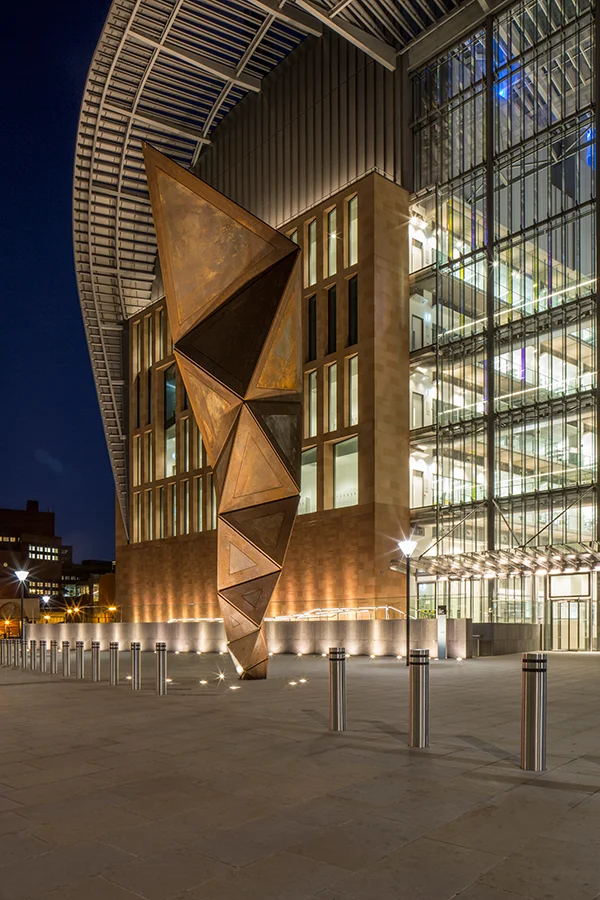 PJC-Light-Studio_Paradigm-King-Cross-by-Conrad-Shawcross-02W.jpg