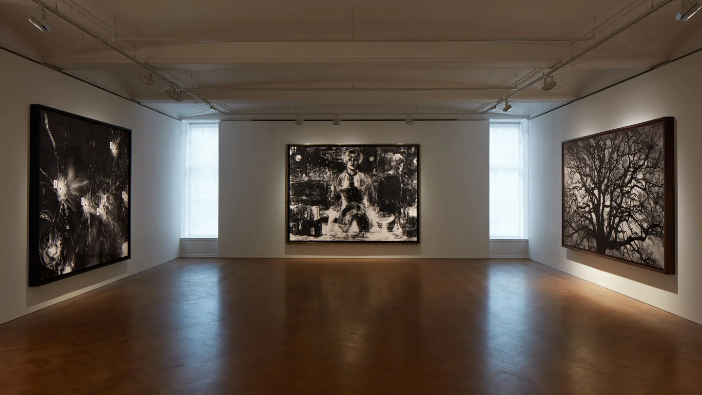 PJC-Light-Studio-Galerie-Thaddaeus-Ropac-Robert-Longo-02W.jpg