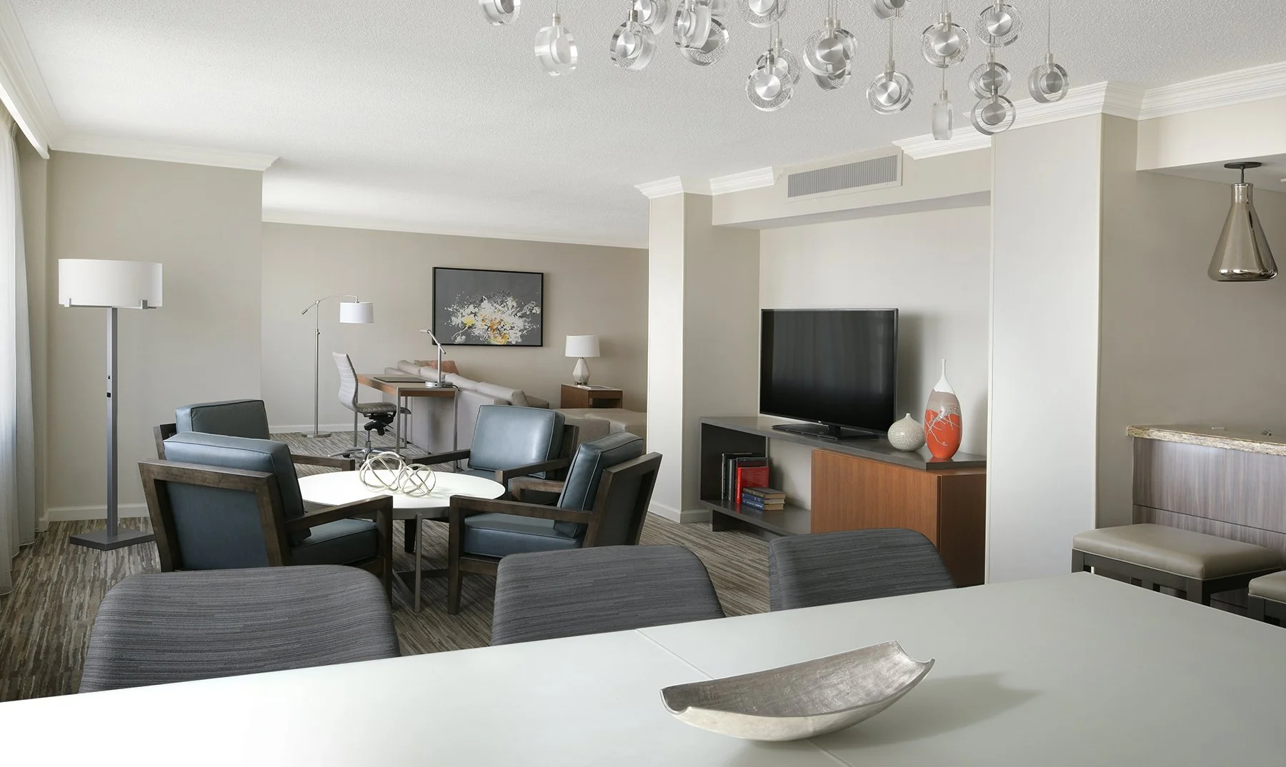 MA_HOUMC_Presidential_Suite_Living2.jpg