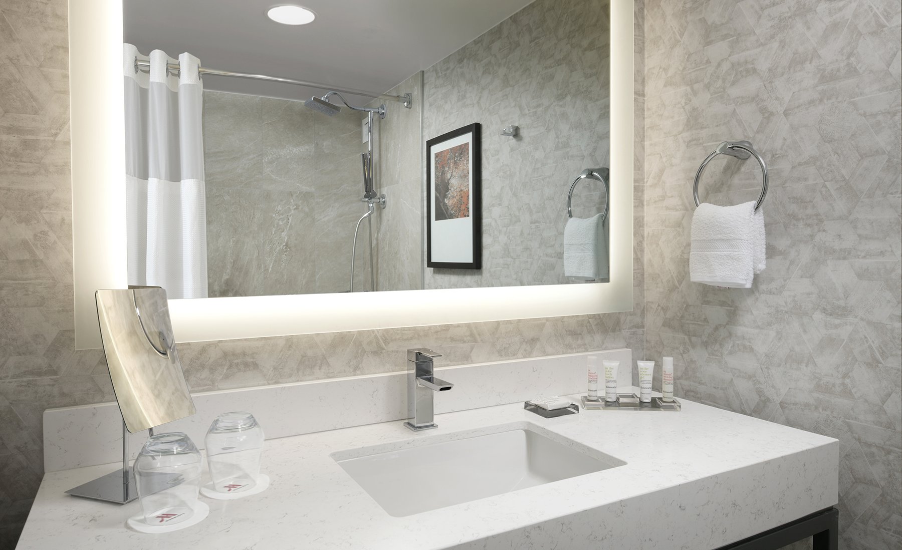MA_HOUMC_Shower_Bath2.jpg