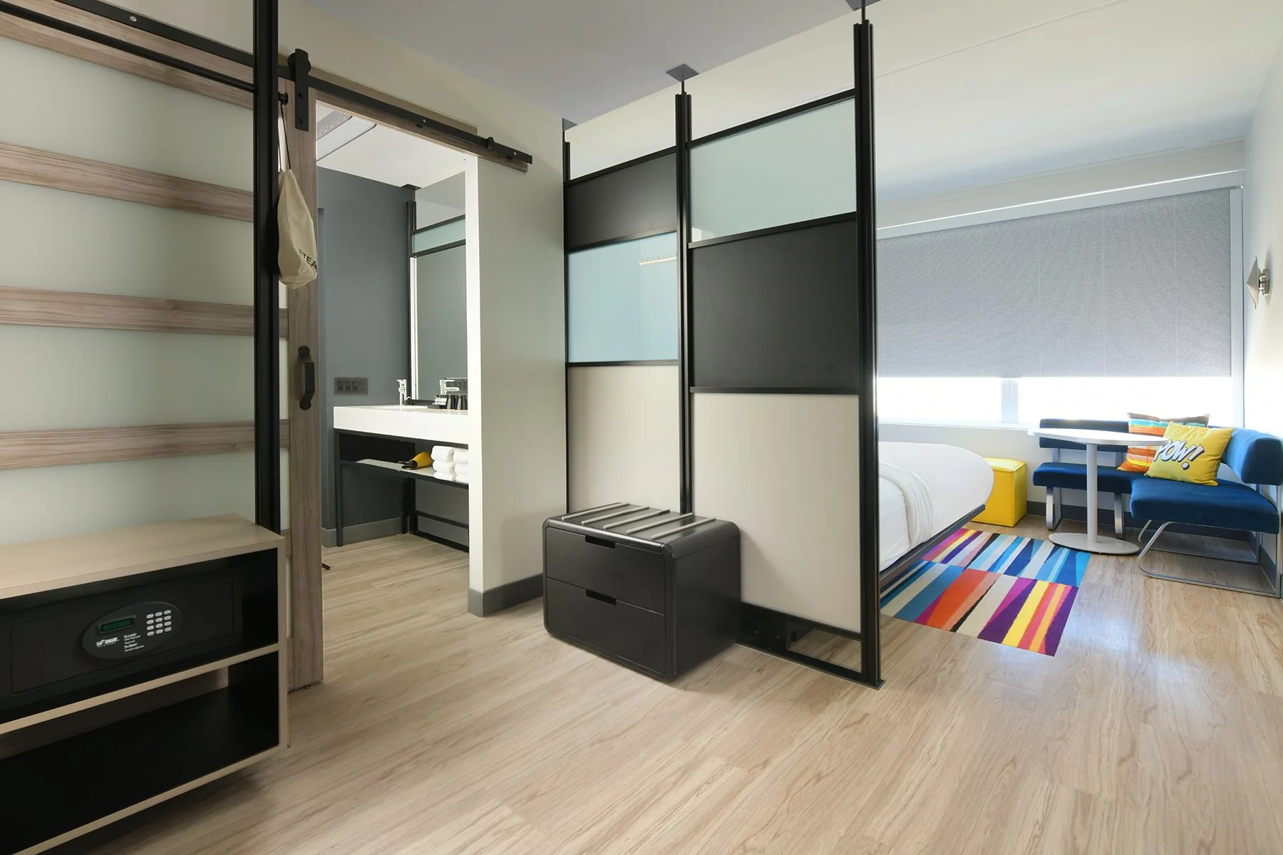ALOFT_llbal_room-entry copy.jpg