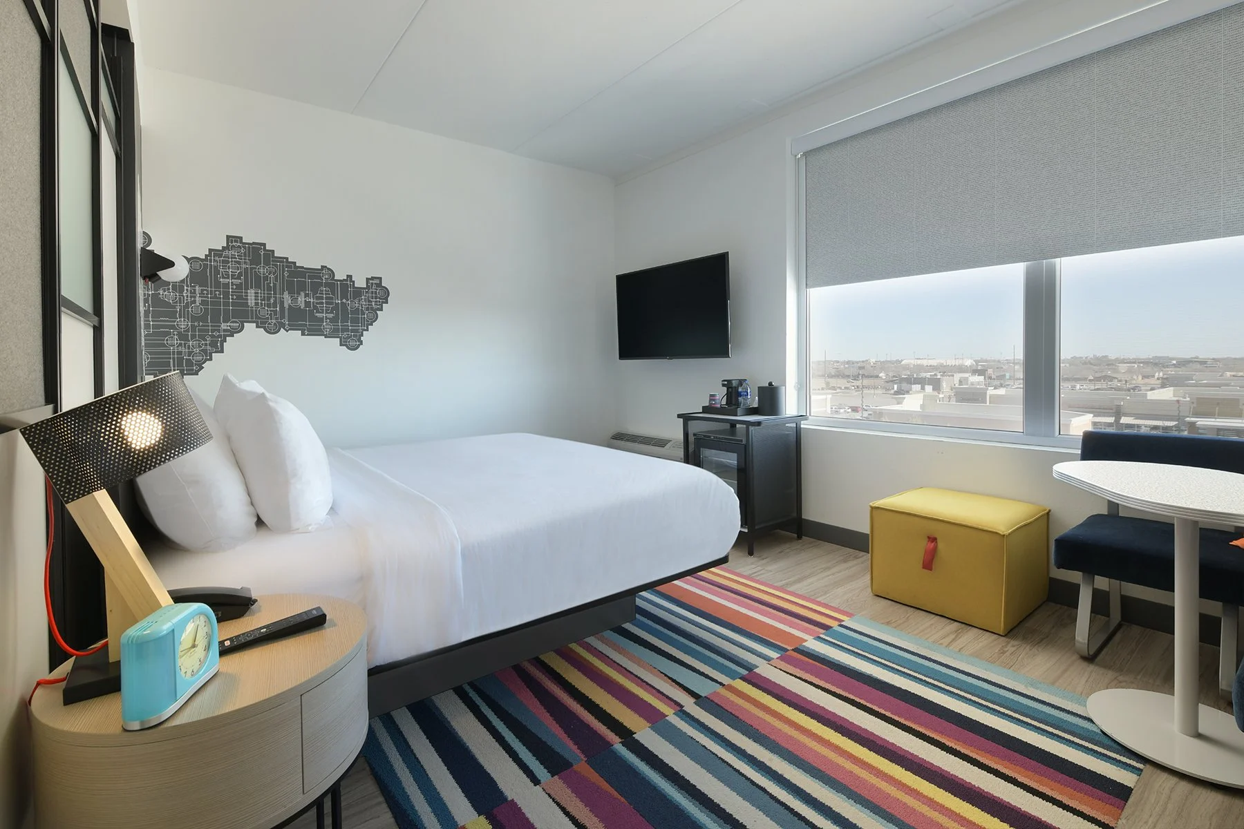 ALOFT_llbal_ADA_guest King room copy.jpg