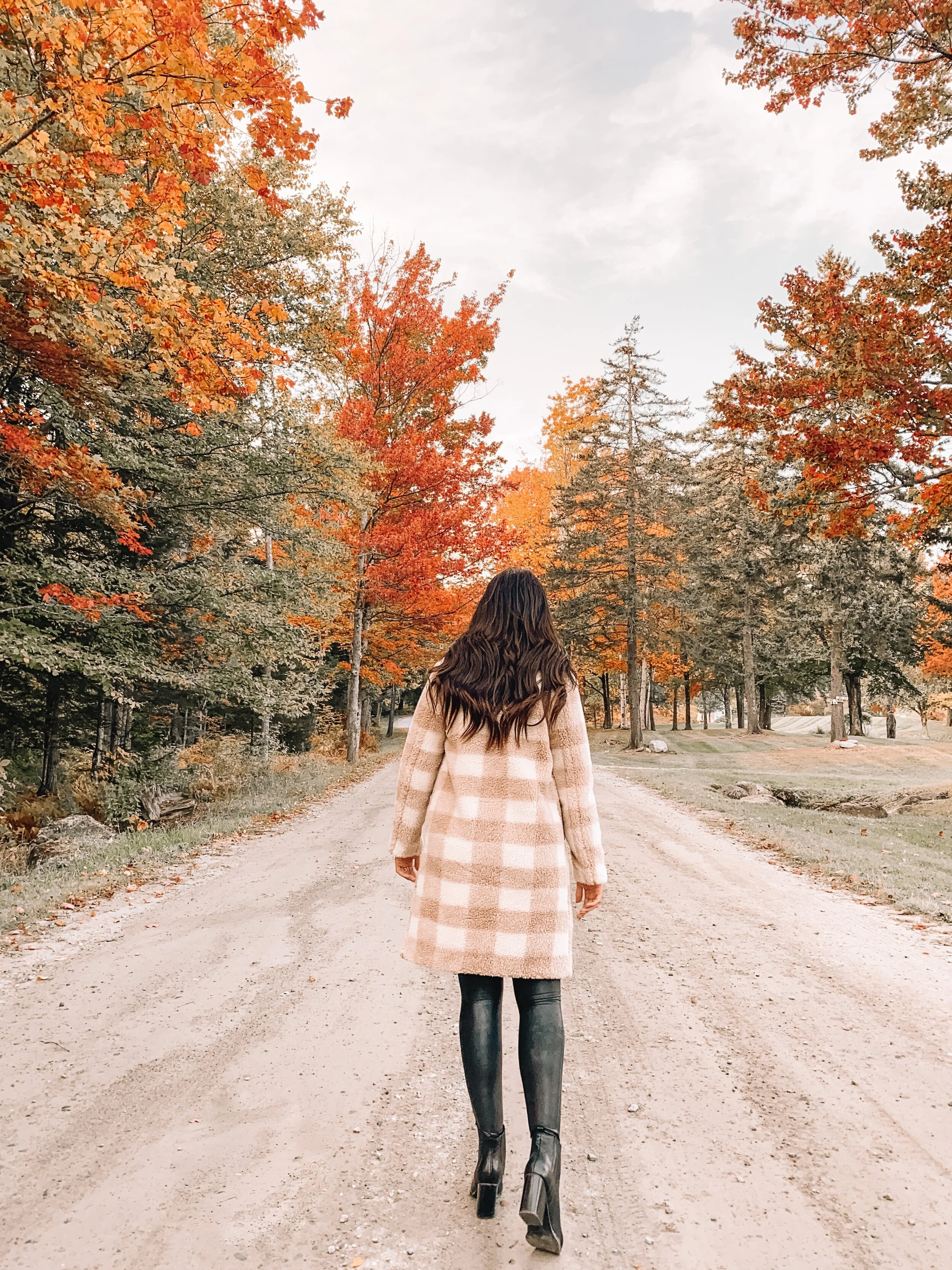 STOWE &amp; WOODSTOCK VERMONT LEAF PEEPING TRAVEL GUIDE