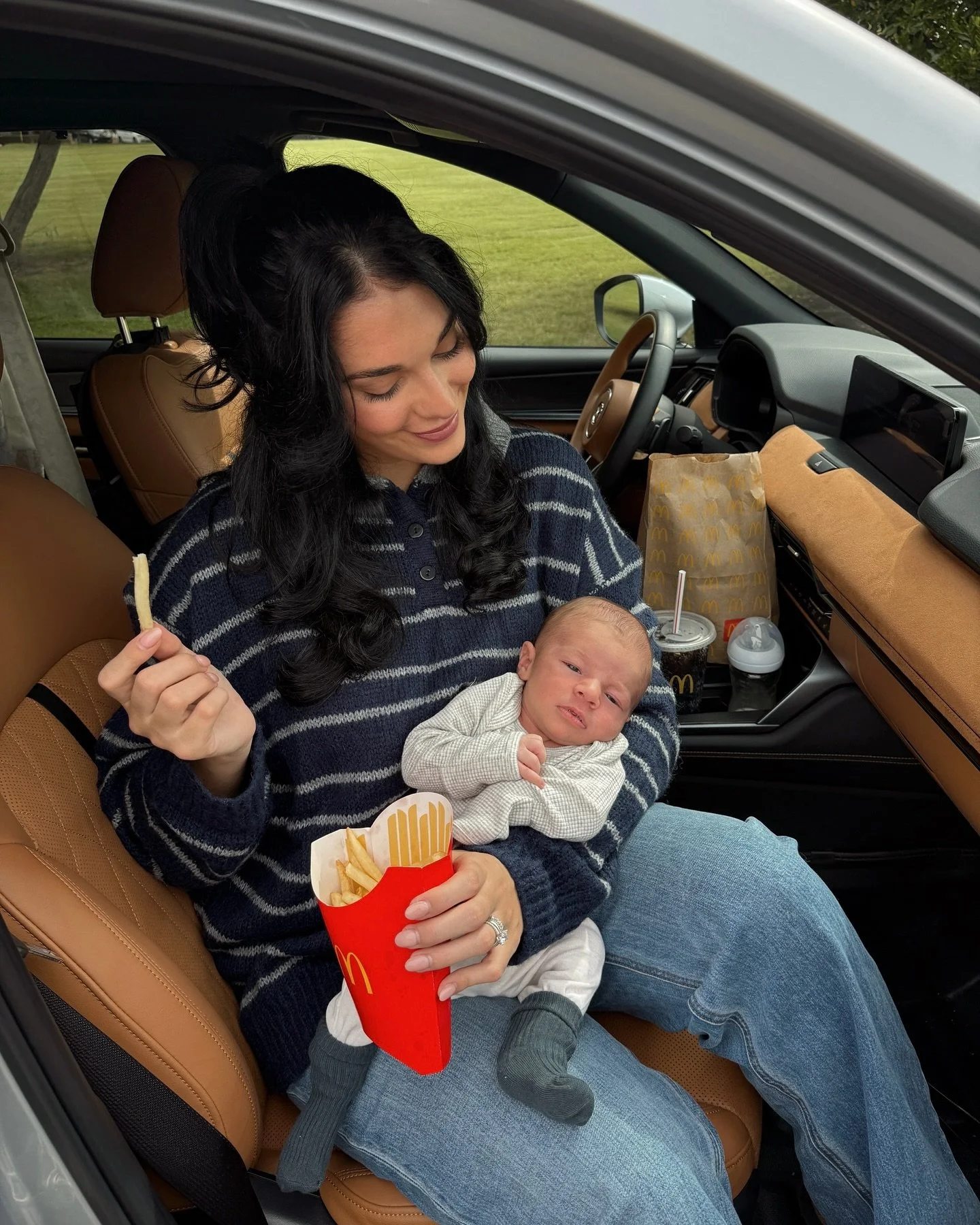 My fave postpartum snack now has a way to give back! 🙌🏽 PSA - Now until Sept. 26th @mcdonaldsgreatertn is donating a portion of fry sales to Feeding America food banks. 🍟💛 The perfect excuse for a yummy treat! #McDonaldsGreaterTN #SideofSupport