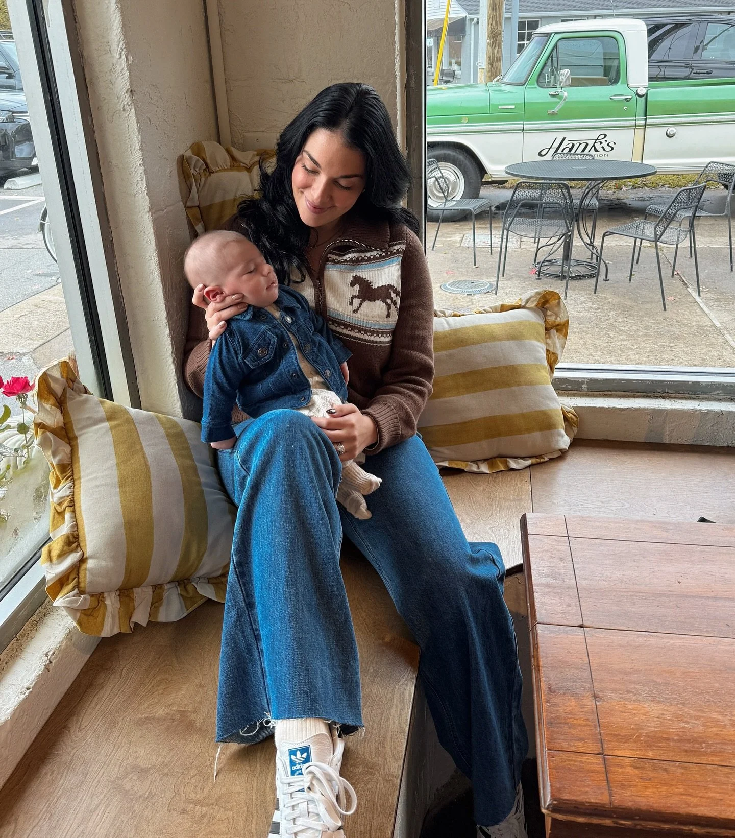 soaking in the last few slow & sweet mornings before my maternity leave comes to an end🌧️🍂☕️🥺