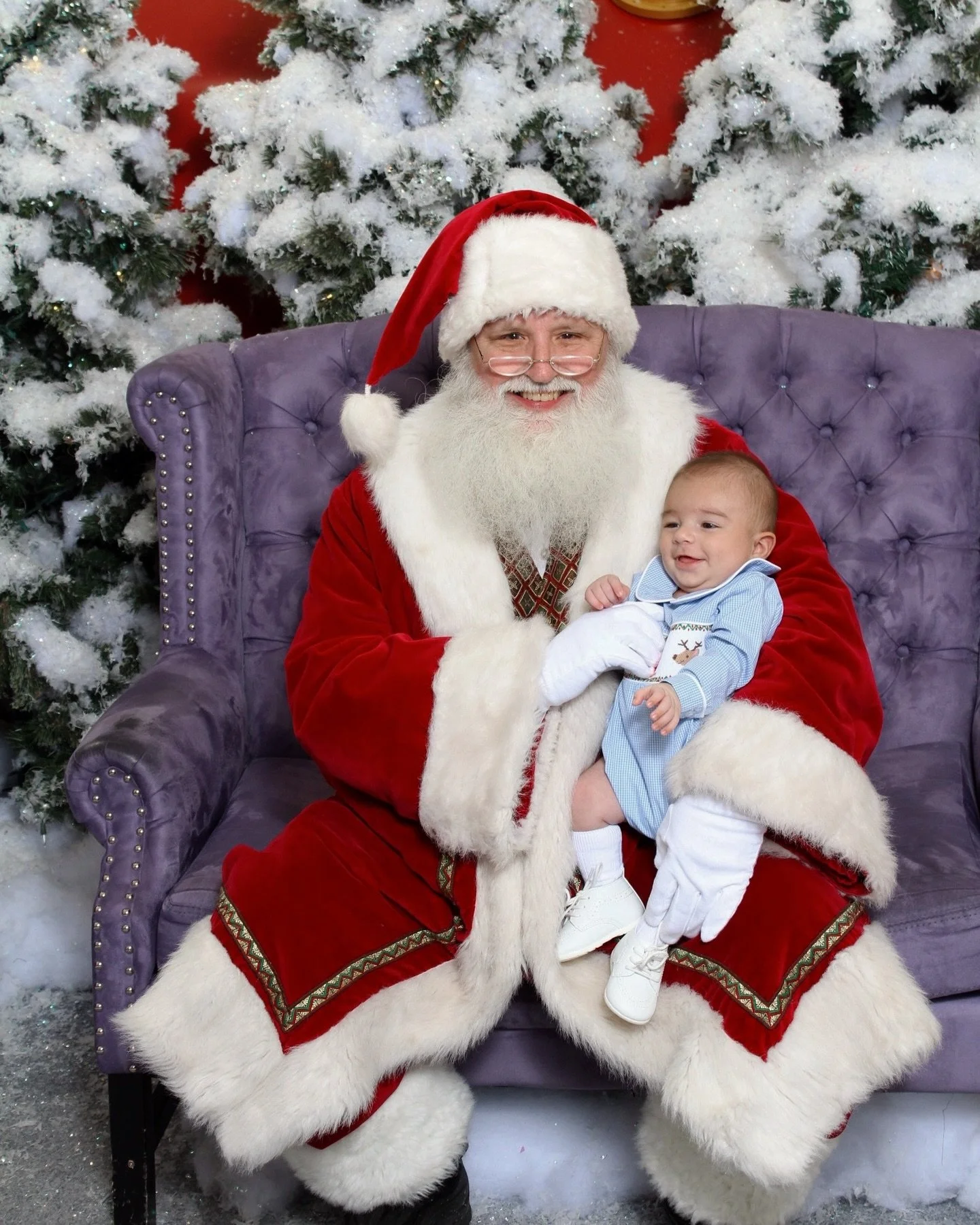 HAPPY DECEMBER!🎄 last pic, best pic... santa really said &ldquo;night night&rdquo; 😴 but he told ellis he&rsquo;s for sure on the nice list this year! 🎅🏽 if cute outfits for littles are on your wishlist this year, @stitchyfish is having a 30% off