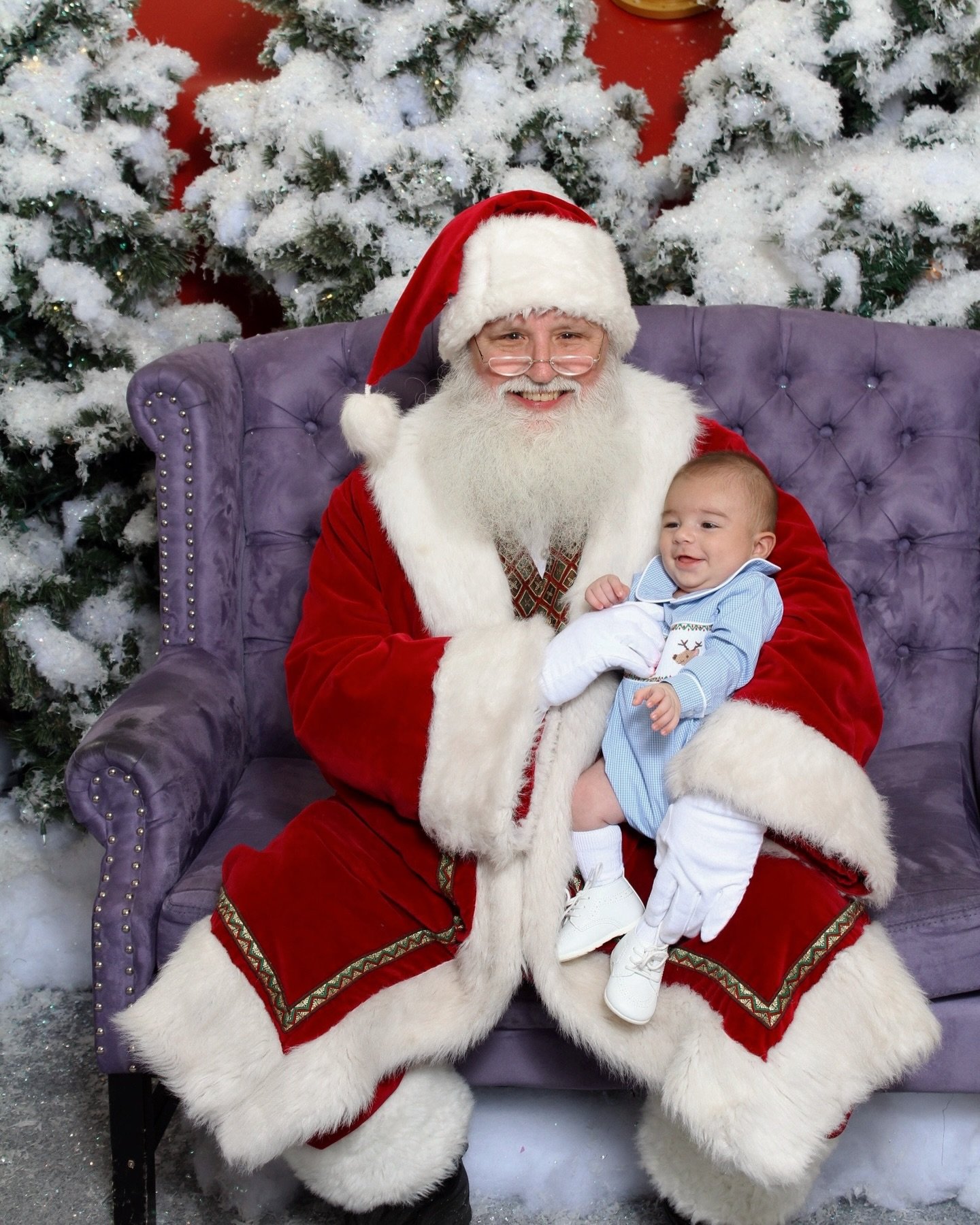 HAPPY DECEMBER!🎄 last pic, best pic... santa really said &ldquo;night night&rdquo; 😴 but he told ellis he&rsquo;s for sure on the nice list this year! 🎅🏽 if cute outfits for littles are on your wishlist this year, @stitchyfish is having a 30% off