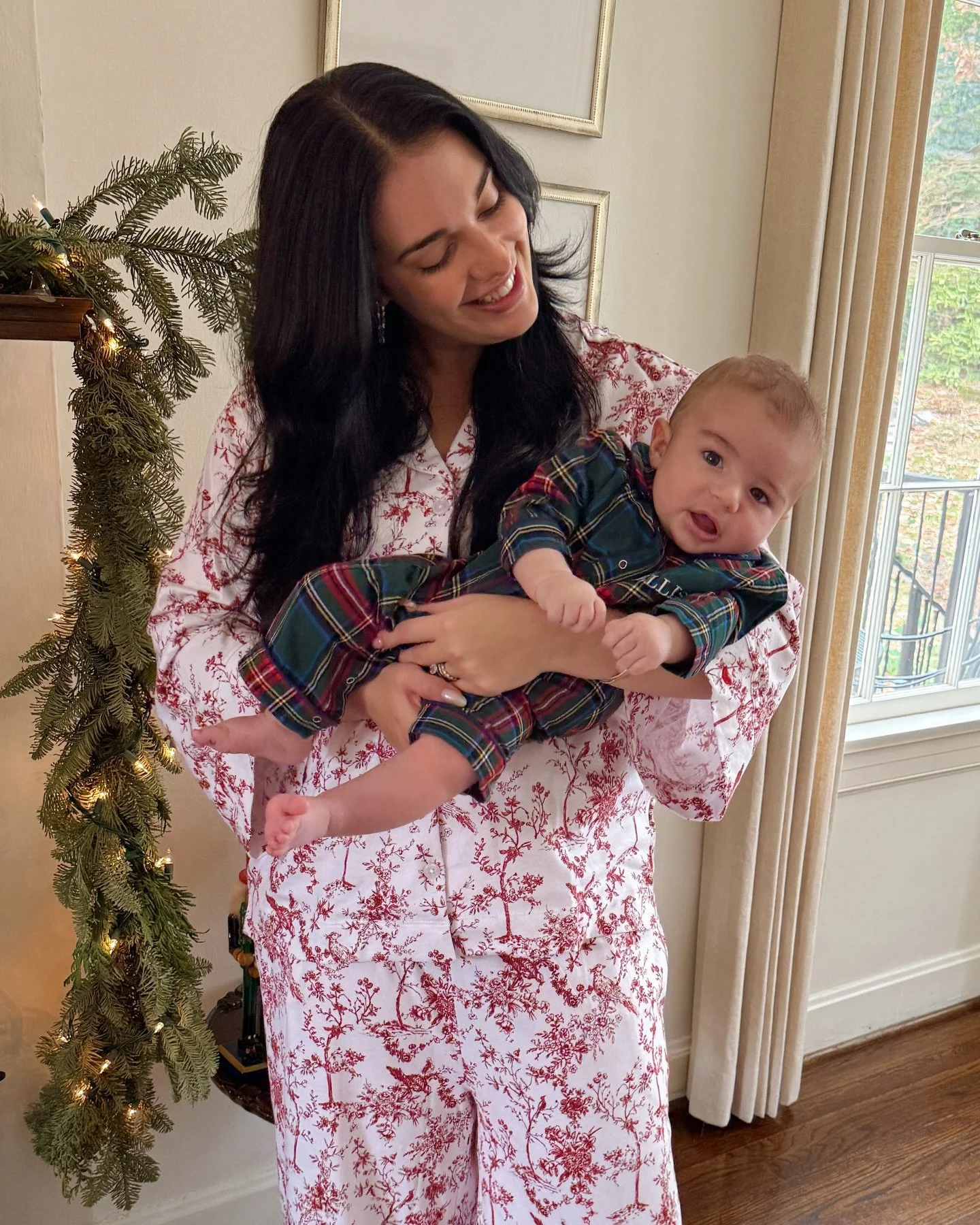 One last Christmas dump !!! This long weekend was pure MAGIC💫 Our baby turned 4 months (swipe to the end) &amp; yes, we documented every moment! He&rsquo;s starting to cut his first teeth, hands in mouth at all times, drooling all over the place &am