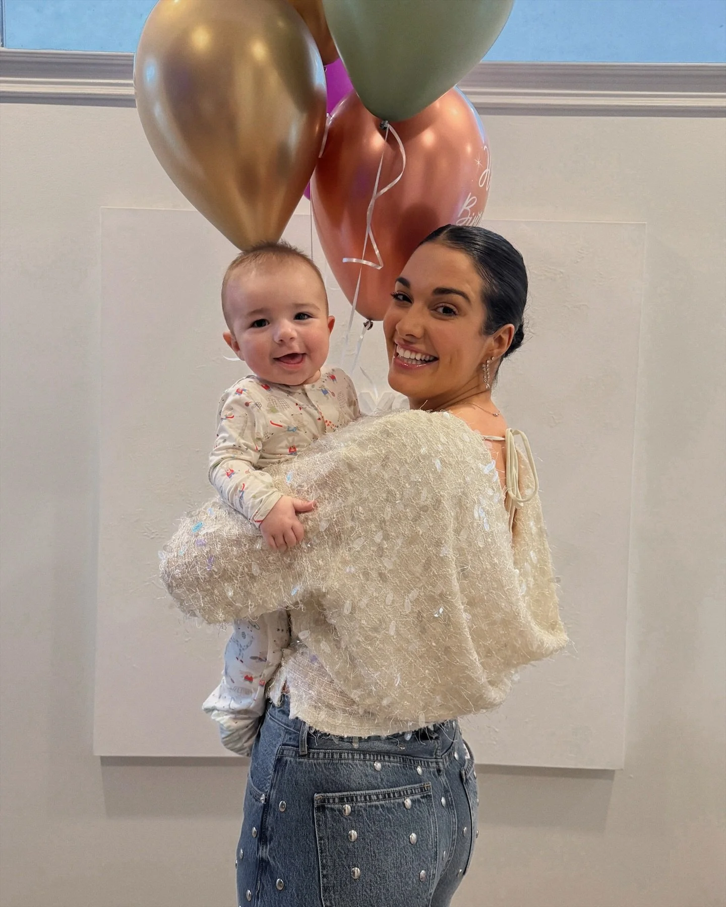 breakfast in bed delivered by my boys🫶🏽!! coming downstairs to flowers, tiny hands &amp; baby giggles. I&rsquo;m living the life I&rsquo;ve always prayed for! Thirty brought me the sweetest gift of all. TYJ! Here&rsquo;s to 31🥹🎈🎂