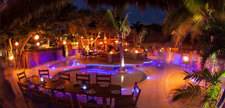 Favorite-Isla-Mujeres-restaurant-Fenix-Lounge.gif