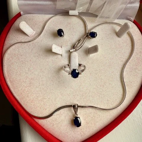 Previous sapphire jewellery set