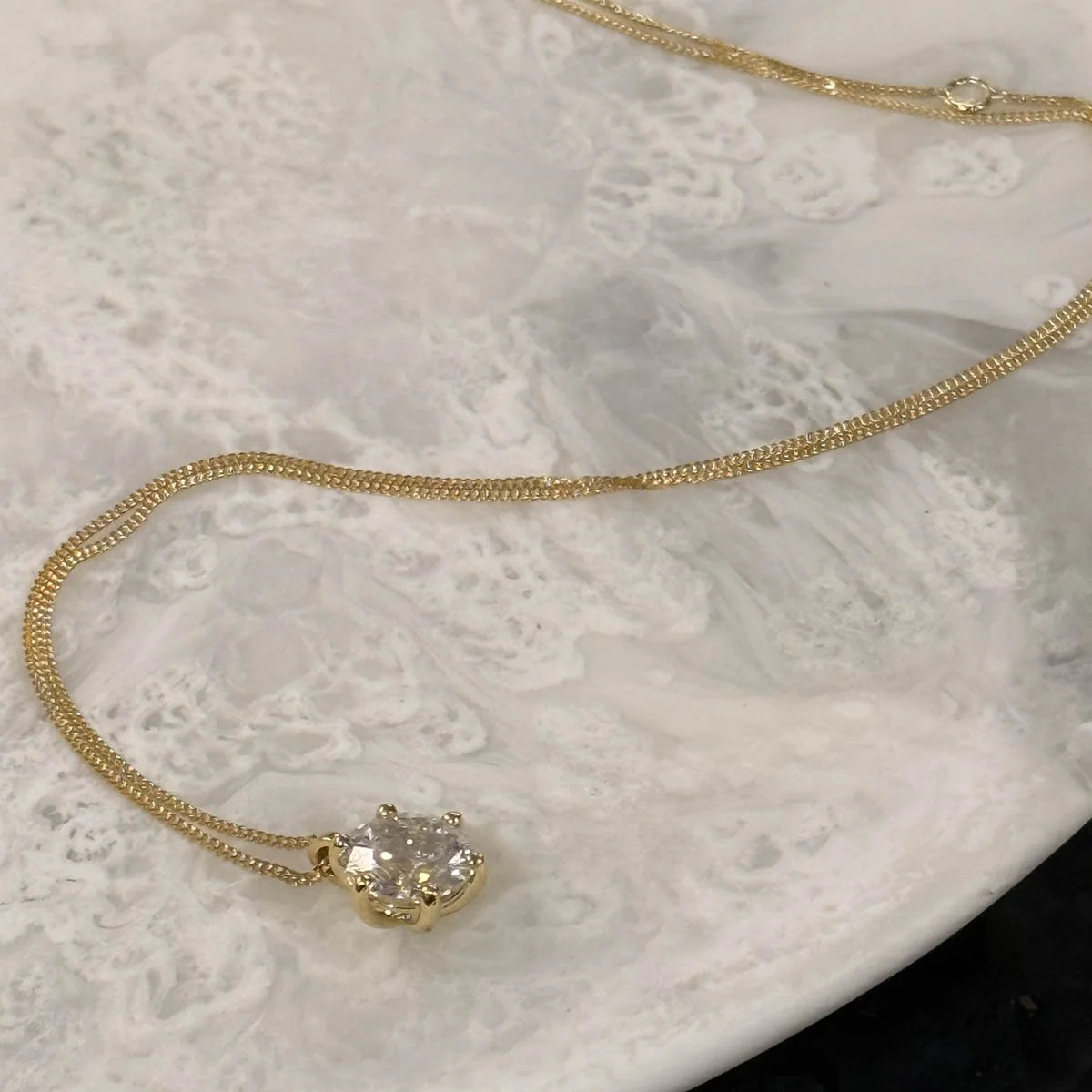 The yellow gold solitaire diamond necklace