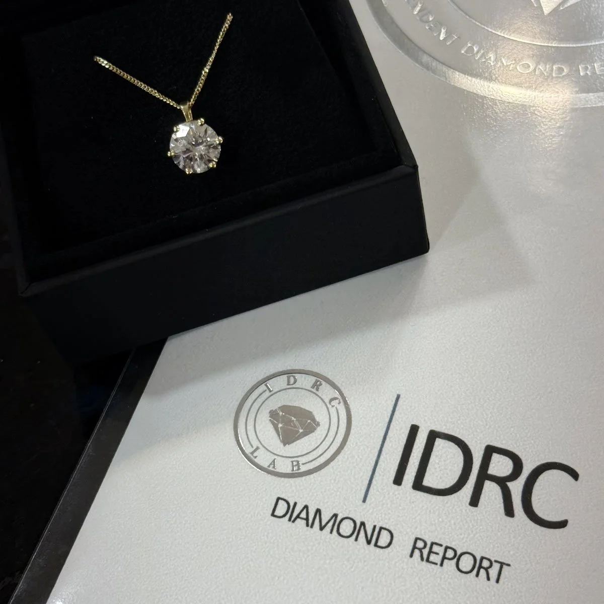 The necklace with the diamond report