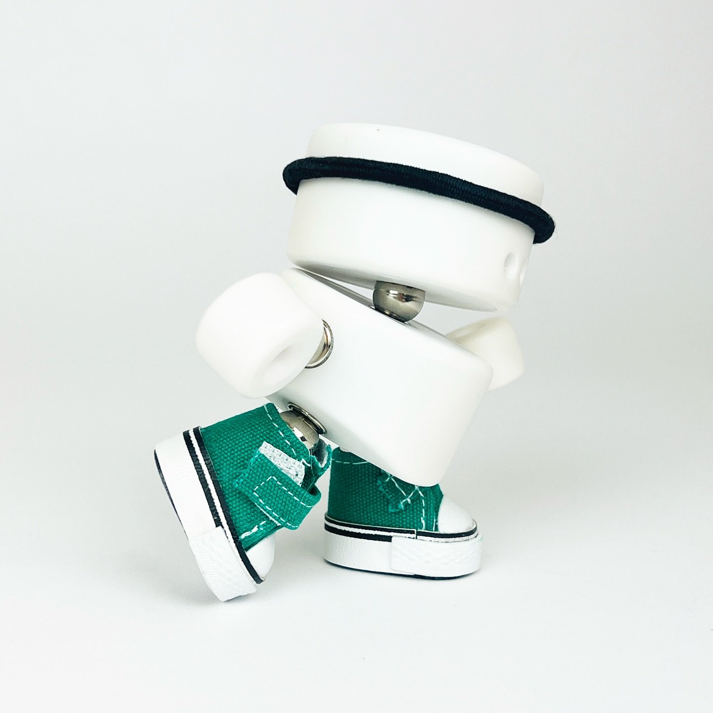 It&rsquo;s Global Running Day. Mo couldn&rsquo;t help but get in on the action. With these shoes, it&rsquo;s hard not to run! 

#lovemarmals lovemarmals #magnetictoys #kidults #toysofinstagram #explorepage #fyp #asmr #toys #toysofinstagram #trending 