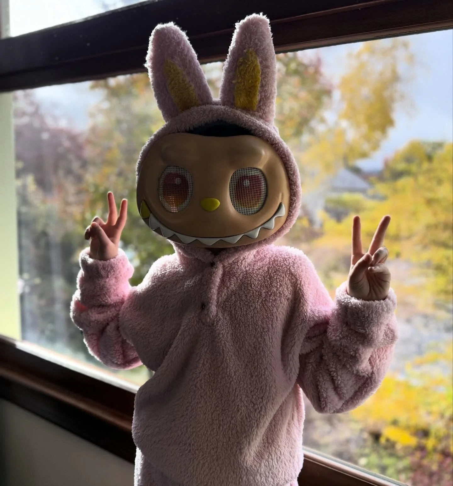 Built a Labubu in 4 days.
Feeling unstoppable - even after all the hot glue burns. 💪

#lovemarmals #marmals #labubu #labubuhalloween #bigintoenergy #costume #happyhalloween #customcostumes #pink #spookyseason #dadmode #skills