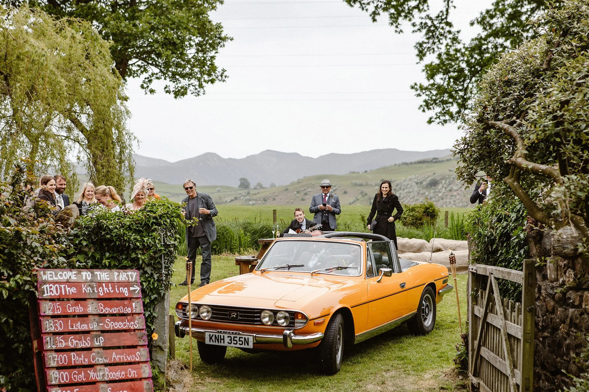 Mr___Mrs_Knight_-_Jono_Symonds_Photography-320.jpg