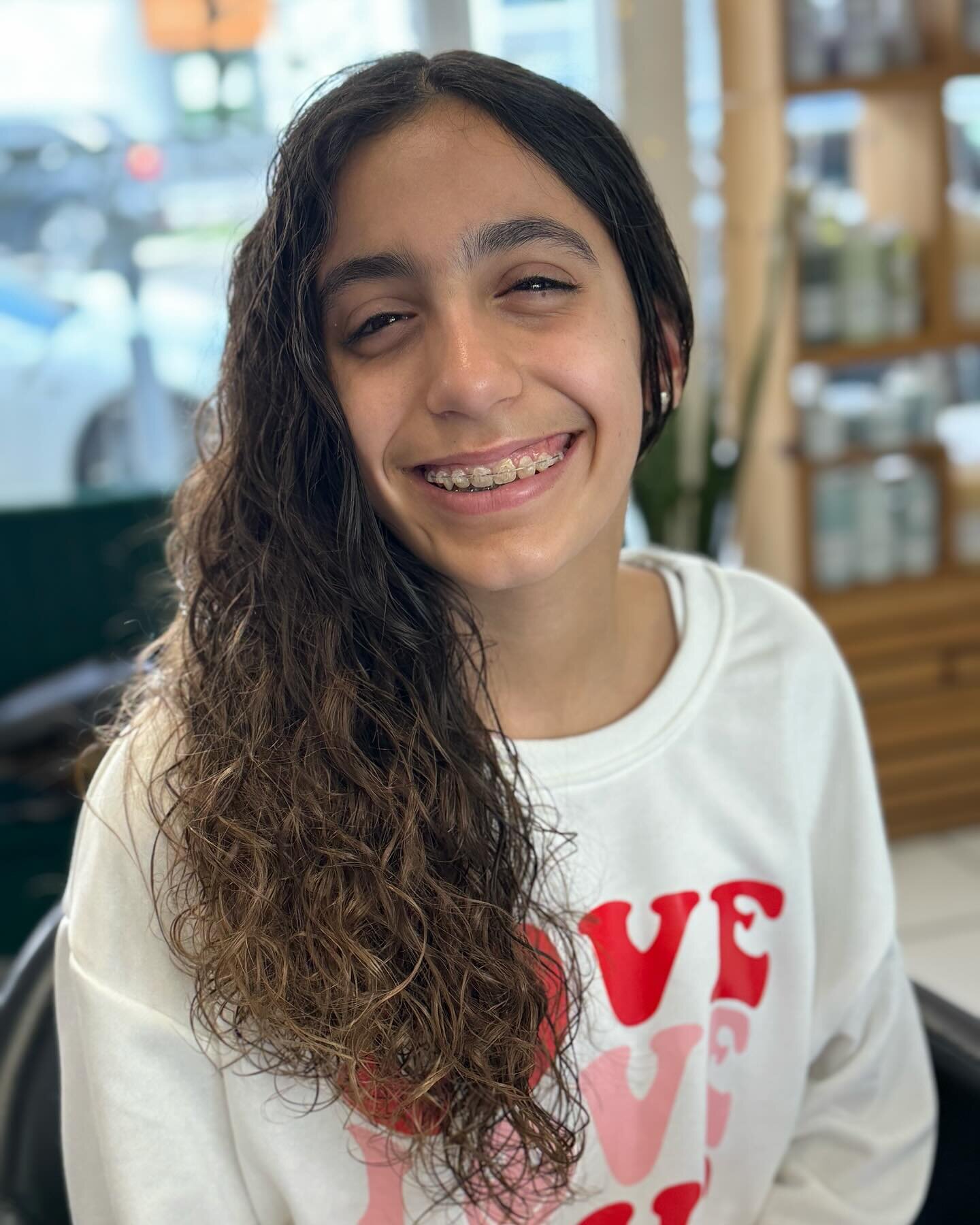 ✨Curl Revival➿💇&zwj;♀️ Watch Bella's curls come to life! ✨With a fresh haircut, moisture treatment, and a little diffuser magic! she is all smiles 😁  #curlyhair #curlyhaircare #curlyhairinspiration #healthycurls #southbaysalon #davines #olaplex #sa