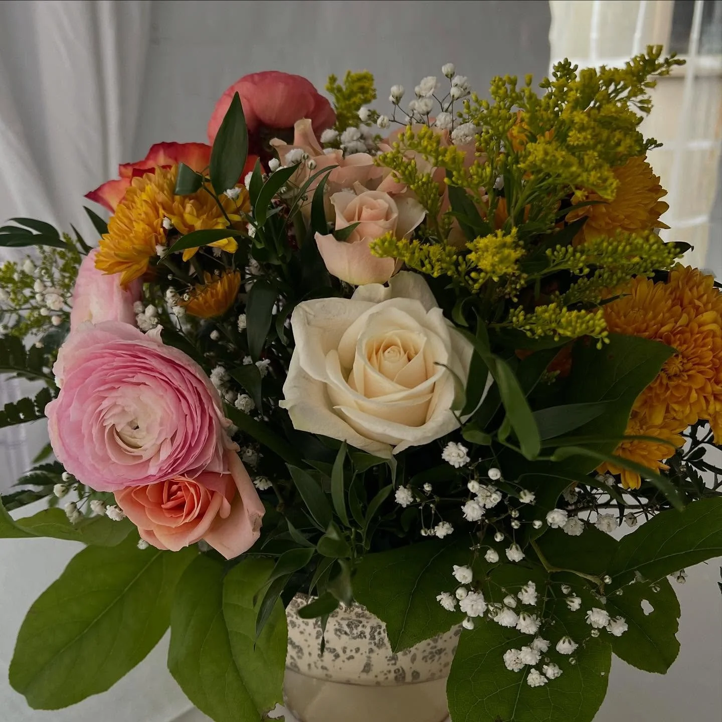 Fall 🍁🌼

All 2025 &amp; 2026 Brides, schedule your WEDDING CONSULTATION today! Contact Pink Petals at info@pinkpetals.ca Or by phone 📞 at (647) 969-8157.
.
Follow us and double tap! ❤️💐🌸🌺🌹🌷
#weddingflowers #flowerwalls #pinkflowerwall #redros