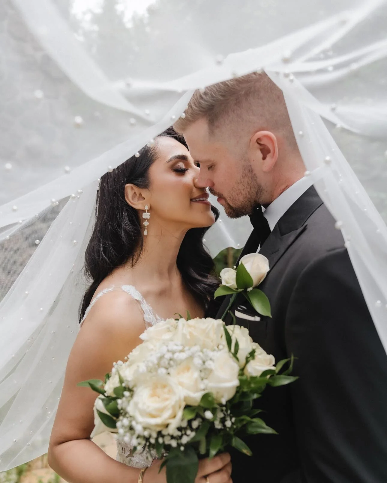 Puneet &amp; Jeff 💕 

.
All 2025 Brides, schedule your WEDDING CONSULTATION today! Contact Pink Petals at info@pinkpetals.ca Or by phone 📞 at (647) 969-8157.
.
Follow us and double tap! ❤️💐🌸🌺🌹🌷
#weddingflowers #flowerwalls #pinkflowerwall #red