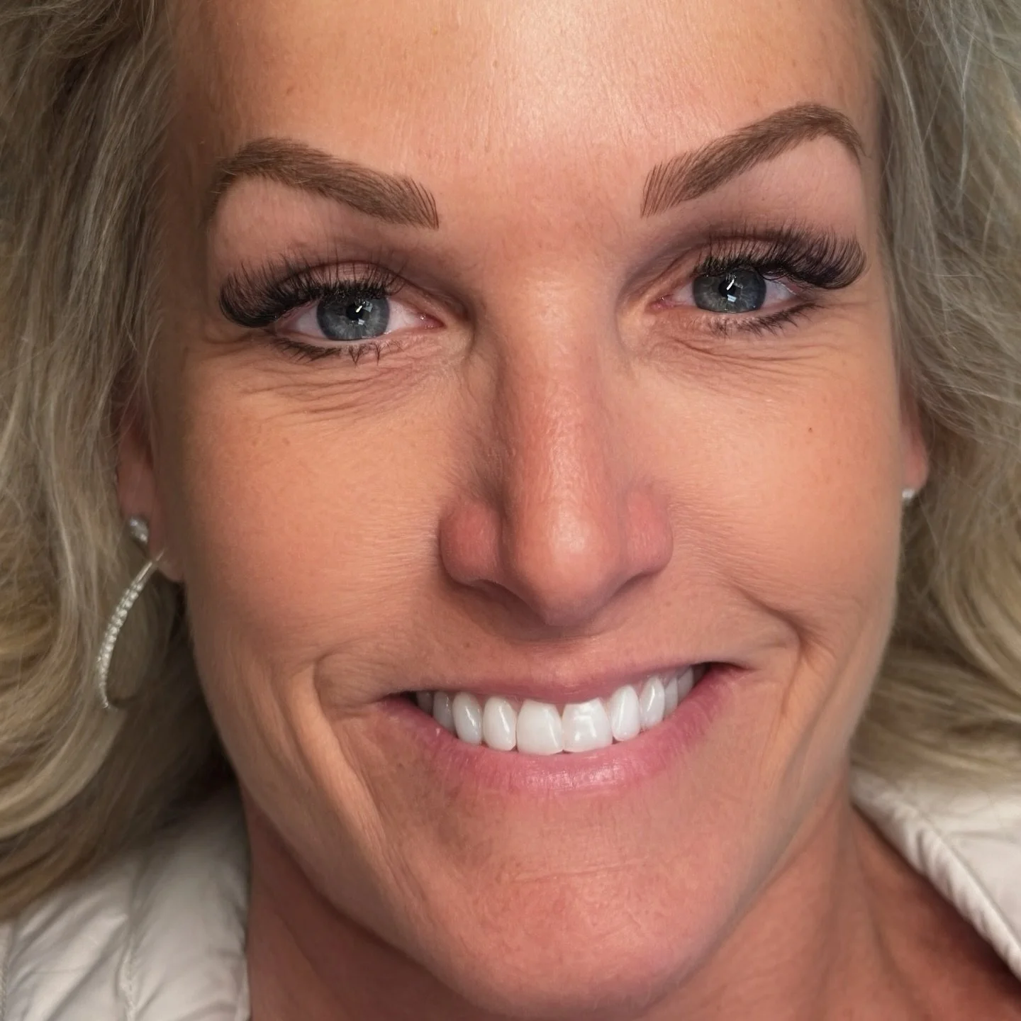 #newbrows for #christmas 💚❤️ if you&rsquo;ve been contemplating but scared to do it, this is your sign because this month you&rsquo;ll get 15% off if you&rsquo;re brand new to our studio&hellip;dm here for more details 😍 #bestofnjbeauty #njtattooar