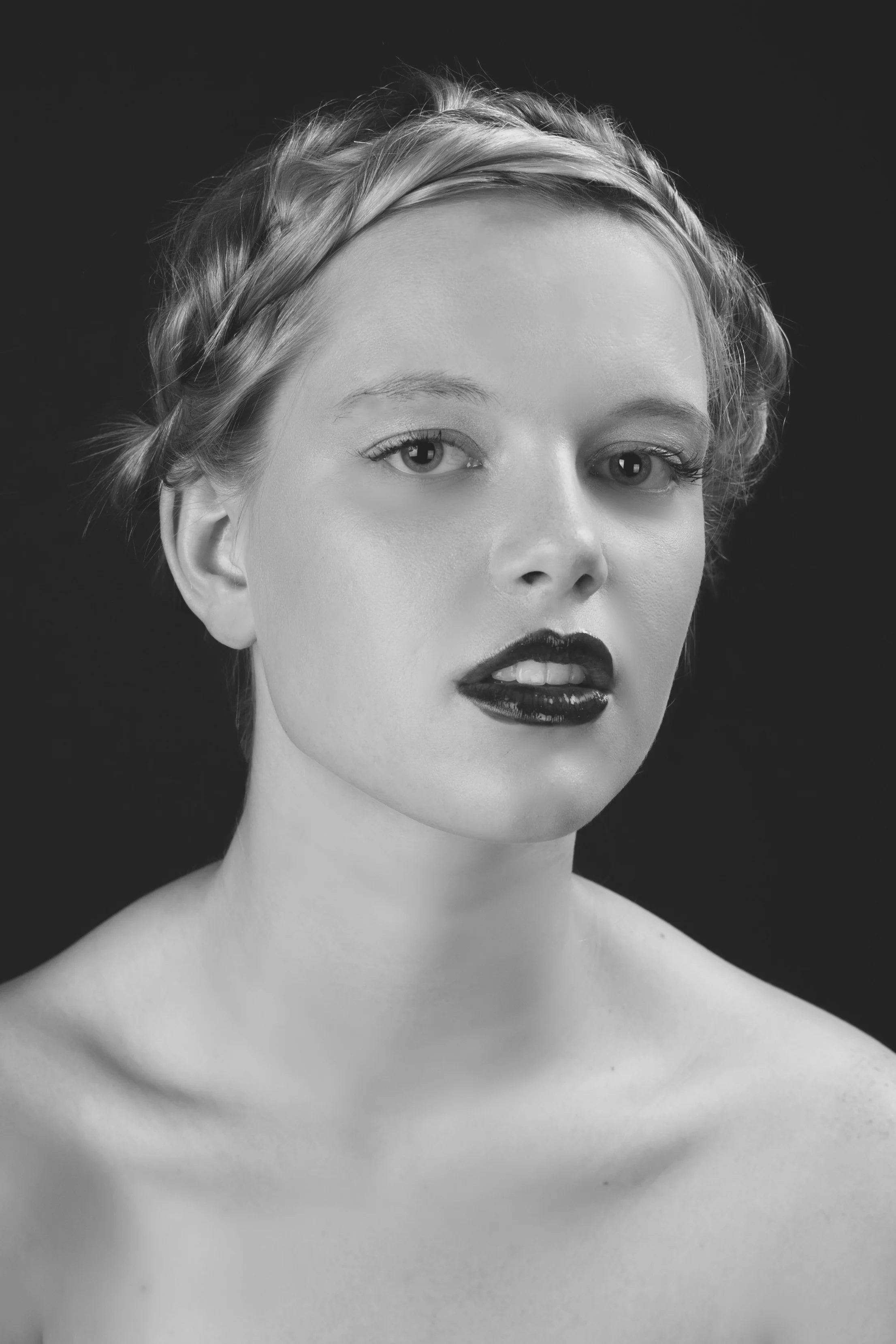  ohoto Anthony Albano; makeup Emily Fraser 