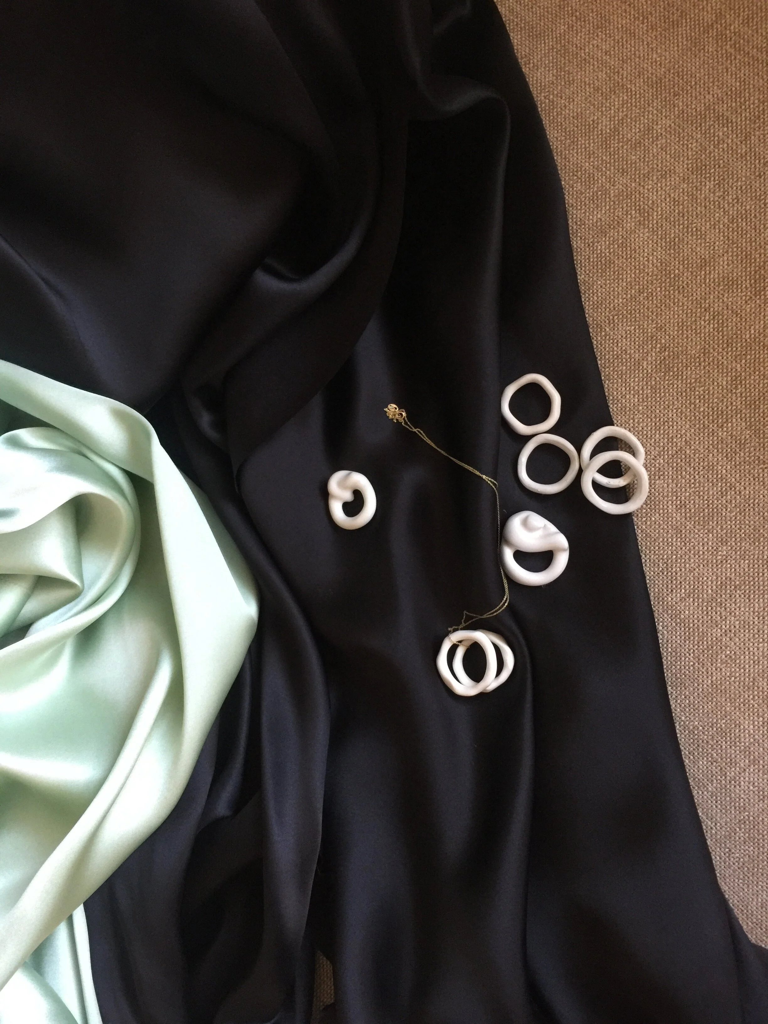 Reconsider robes soie bagues.JPG