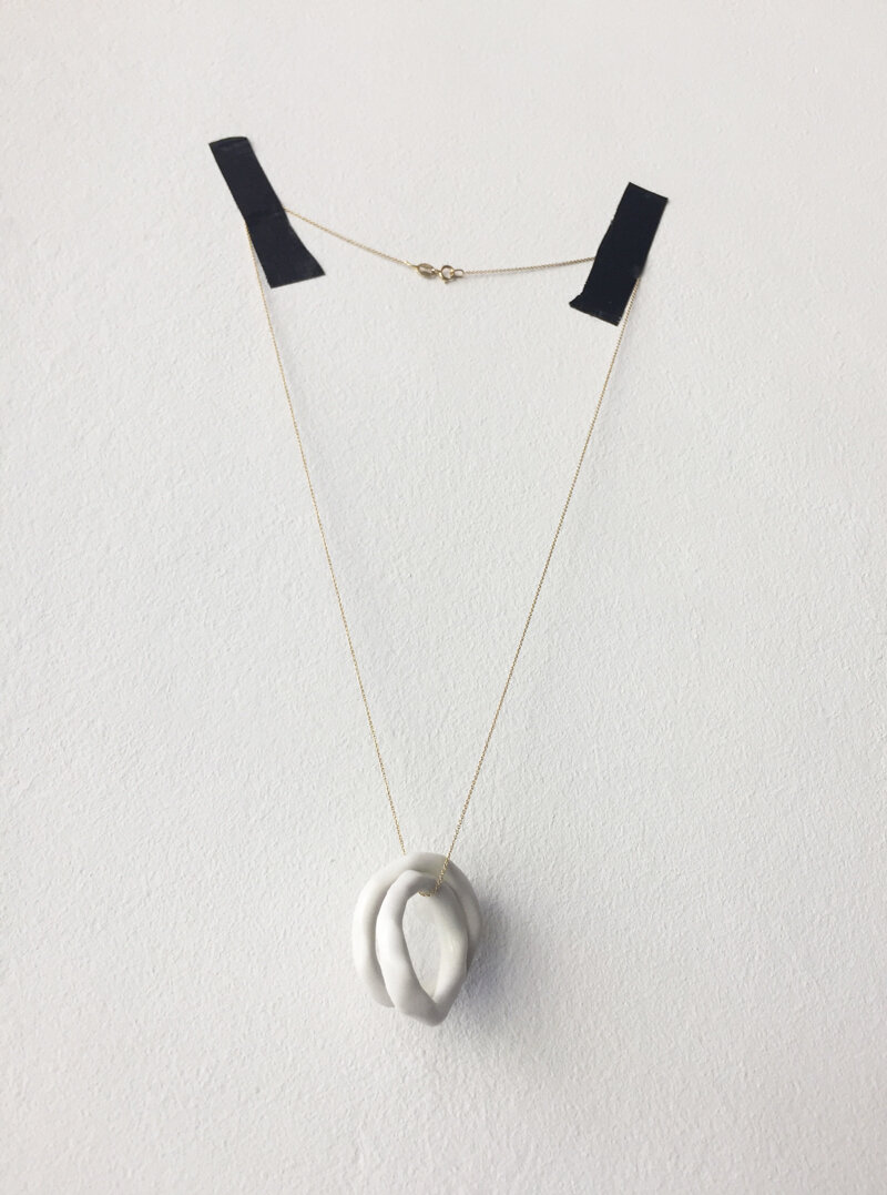 gold and porcelain necklace