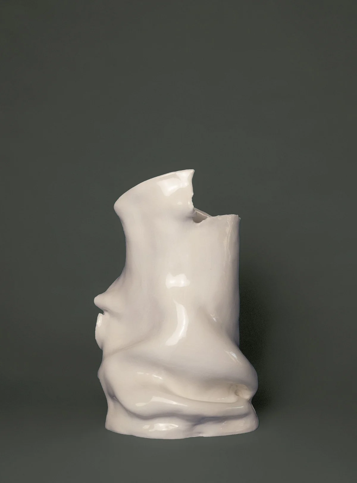 1000Vases-Carole-Touati-Reconsider-Porcelain-Vase-01.09.jpg