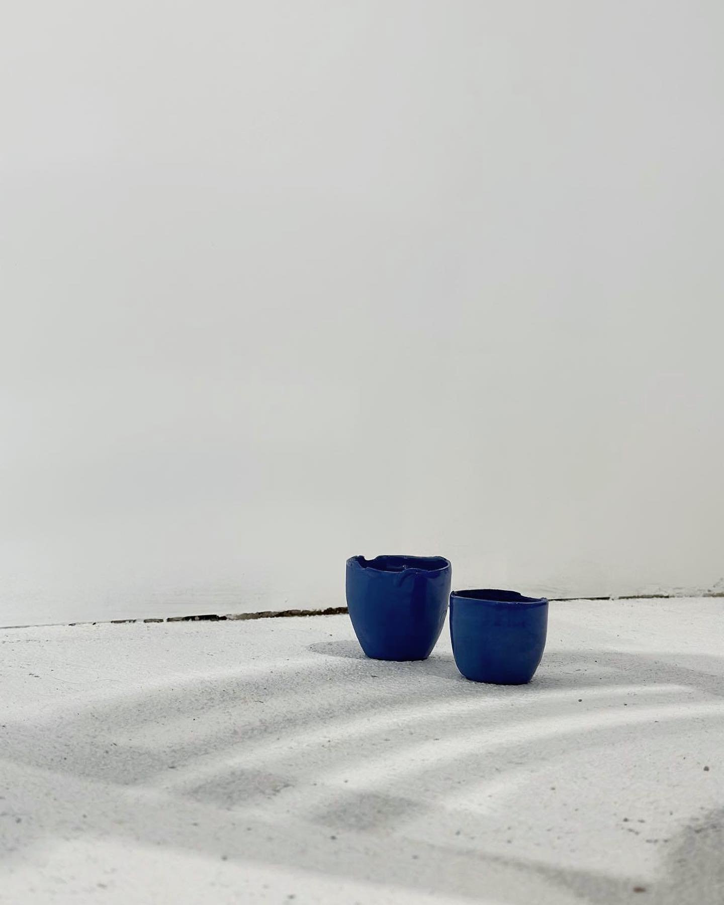 Blue cups, porcelaine.
By @sandrine.rossit 📷🤍
.
.
.
#ceramics #ceramique #reconsider #poterie #porcelaine