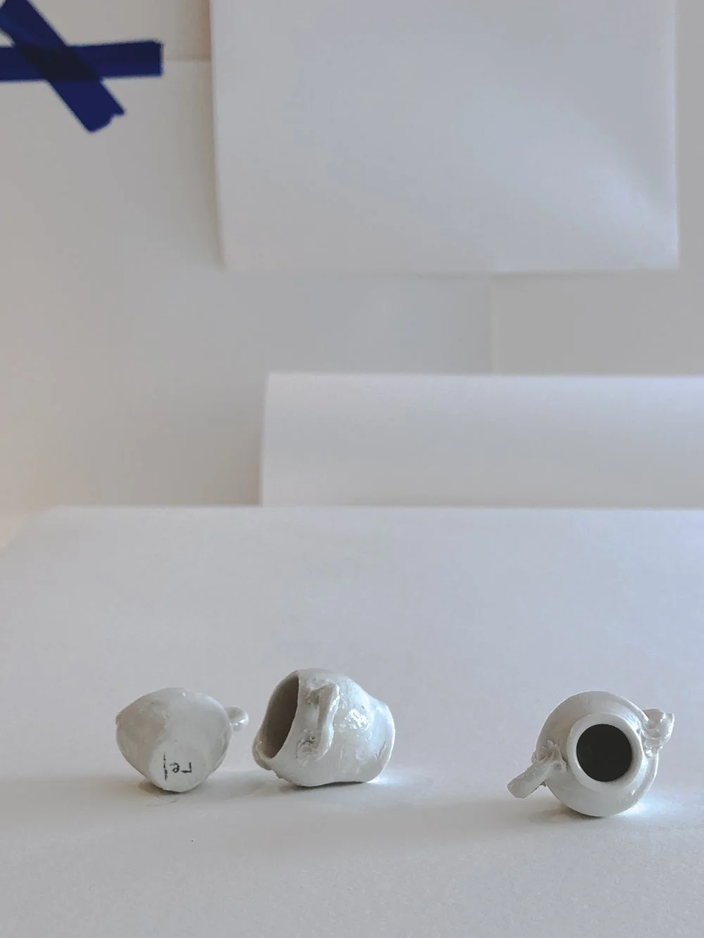 miniatures-porcelaine-blanche-reconsider-carole-touati.jpg