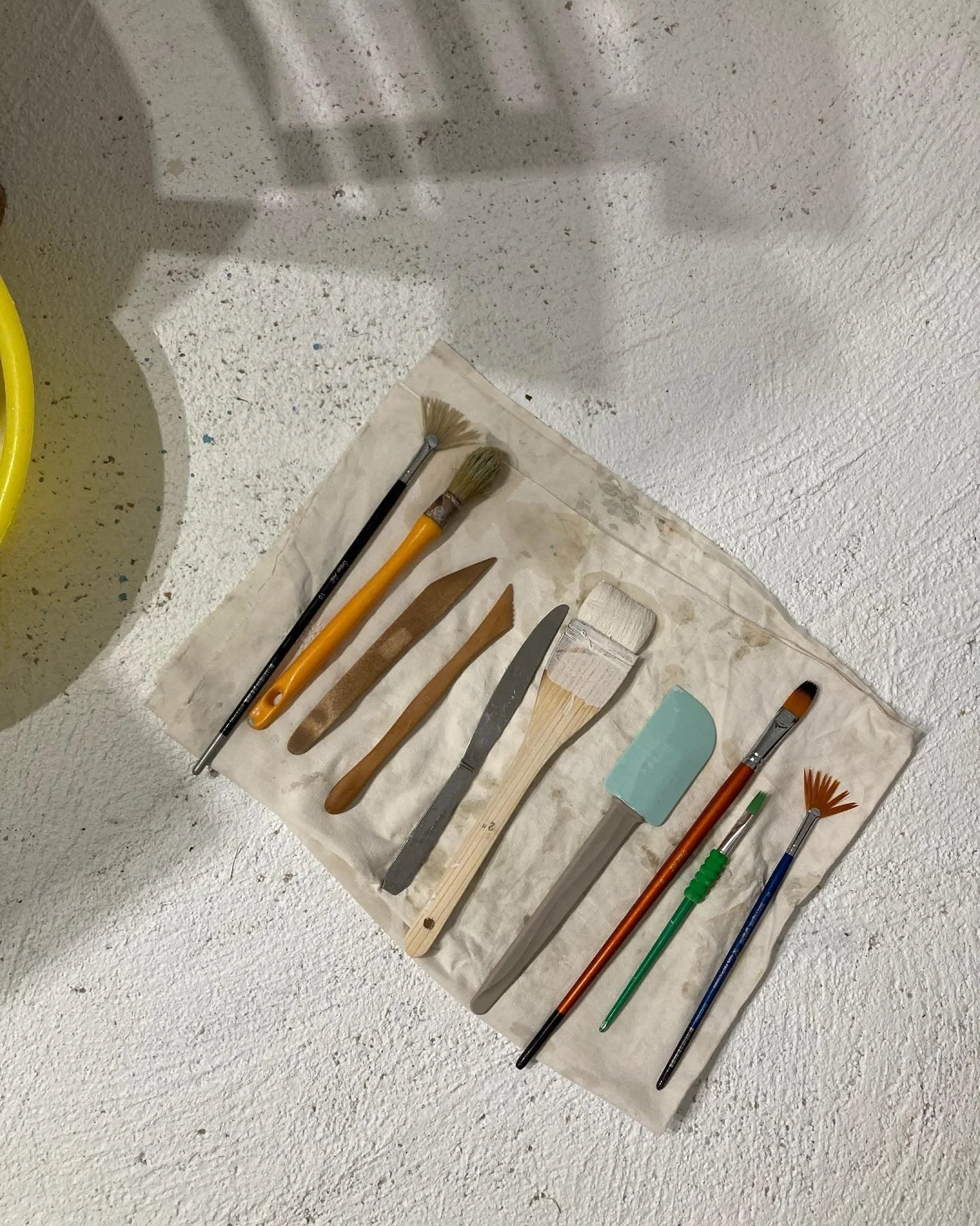 Octobre, Morvan 2024
Dernier four avant de repartir &agrave; Barcelone pour l&rsquo;hiver 
.
.
.
#ceramics #handmadeceramics #reconsider #reconsiderobjectsandgarments #caroletouati #chisseyenmorvan