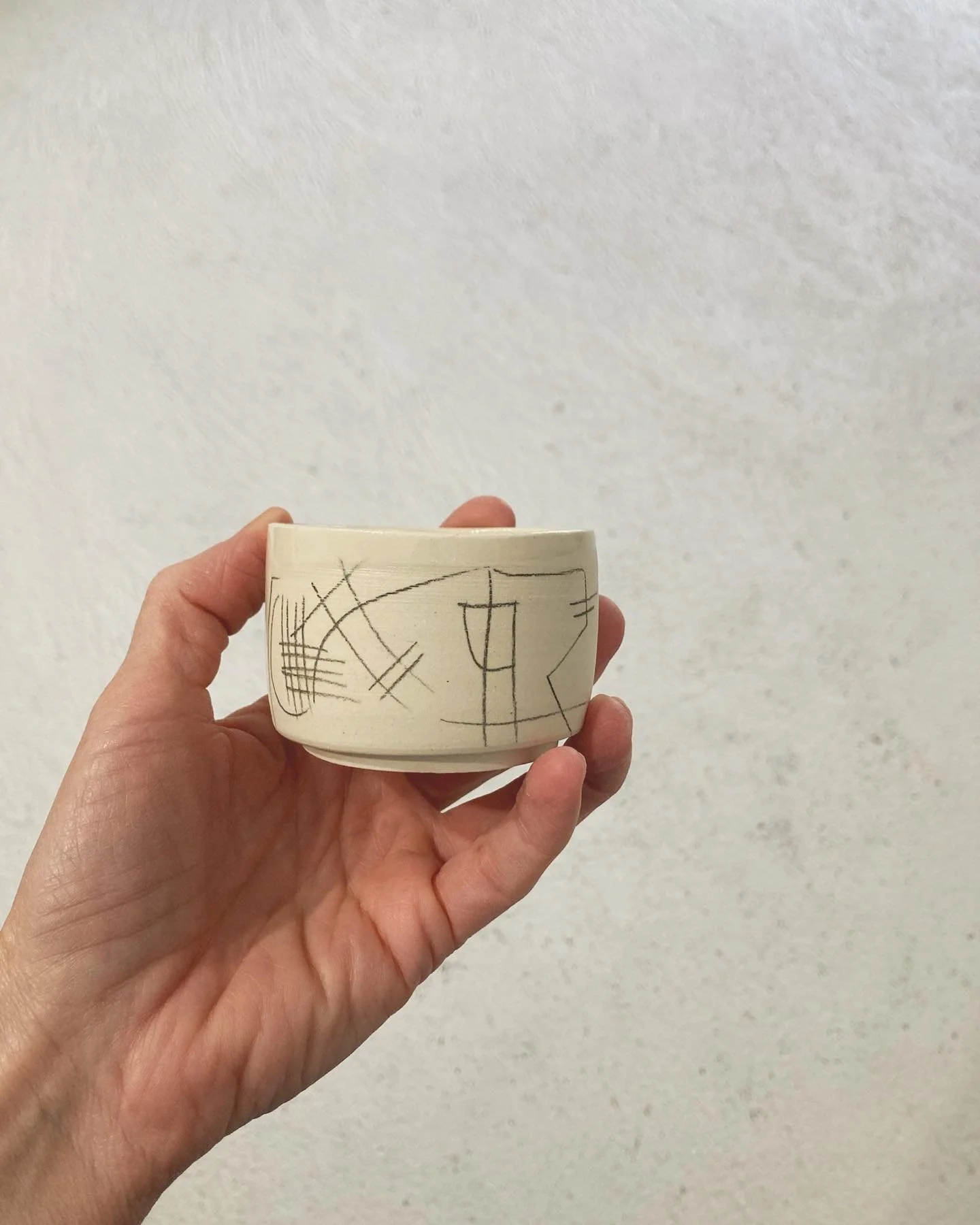 Nouveaut&eacute;. Paper clay, bone color, ceramic pencil ✏️ 
.
.
.
 #ceramics #ceramique #atelier #ceramica #handmadeceramics #ceramicartist #reconsider #tableware #homedecor #ceramicartist