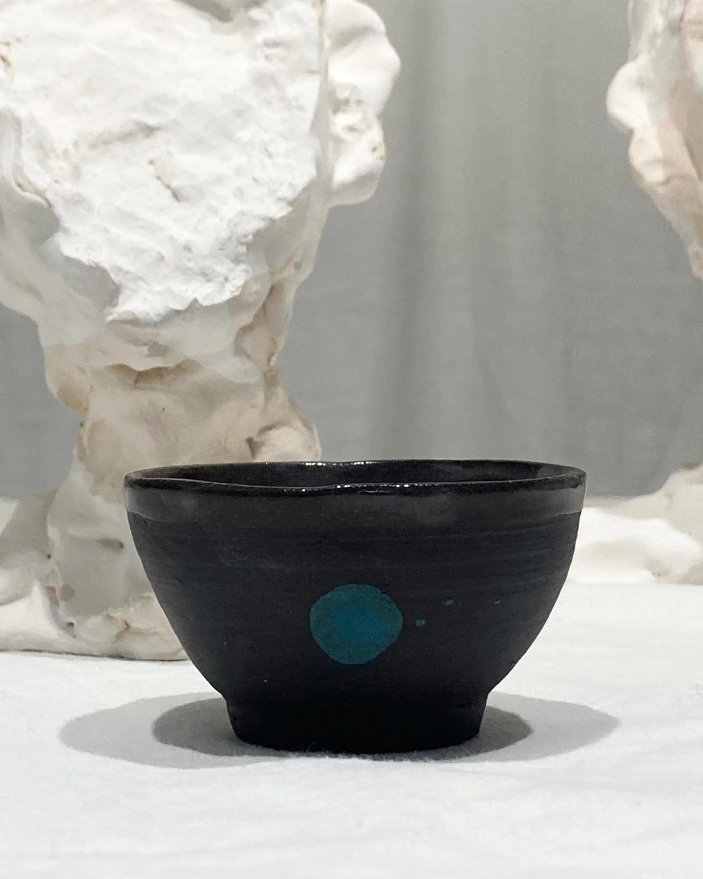 Little blue dot 
Porcelaine noire 
.
.
.
 #ceramics #ceramique #atelier #ceramica #handmadeceramics #ceramicartist #reconsider #homedecor #reconsiderobjectsandgarments #handmade