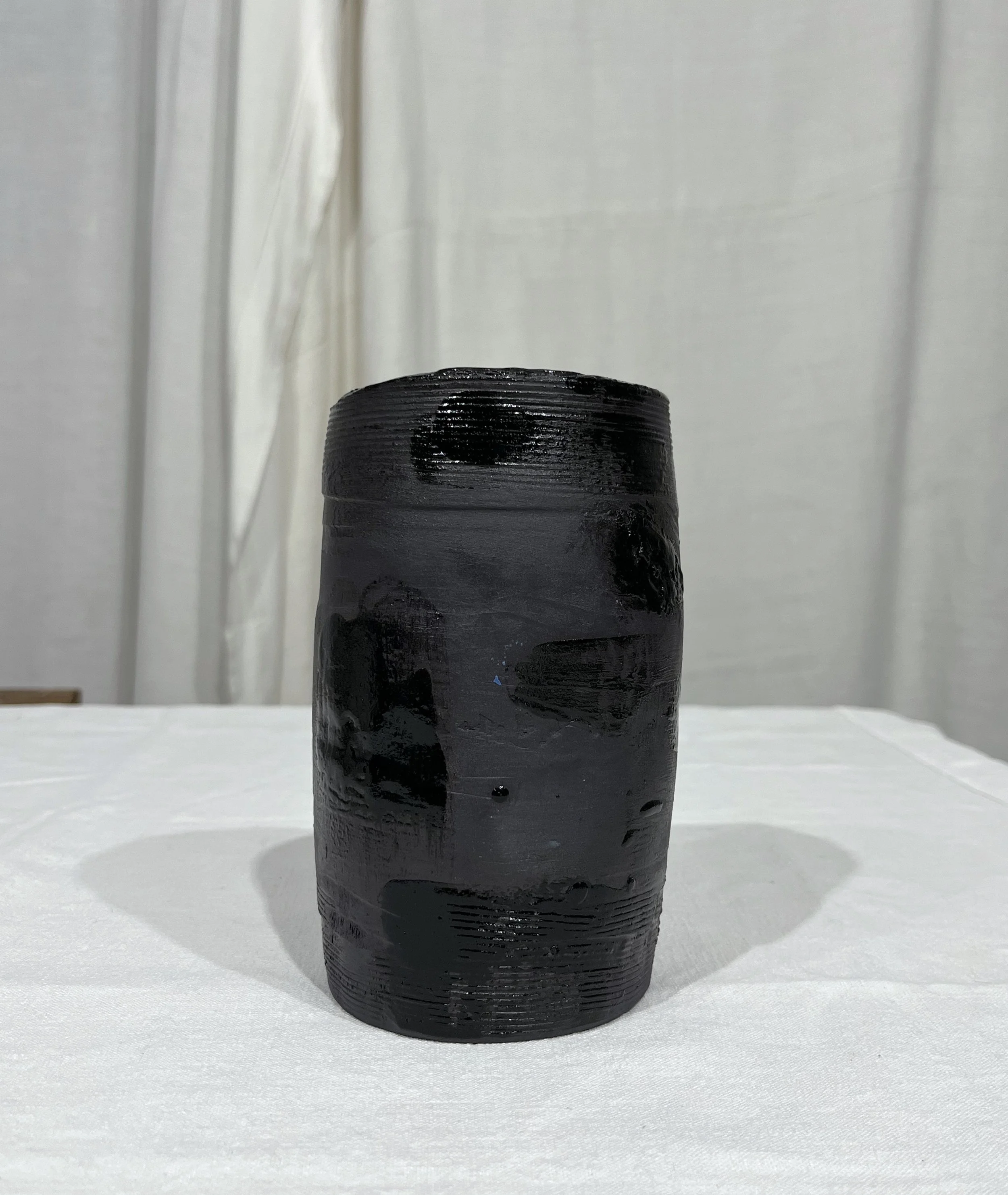 vase approximatif noir reconsider caroletouati.jpeg